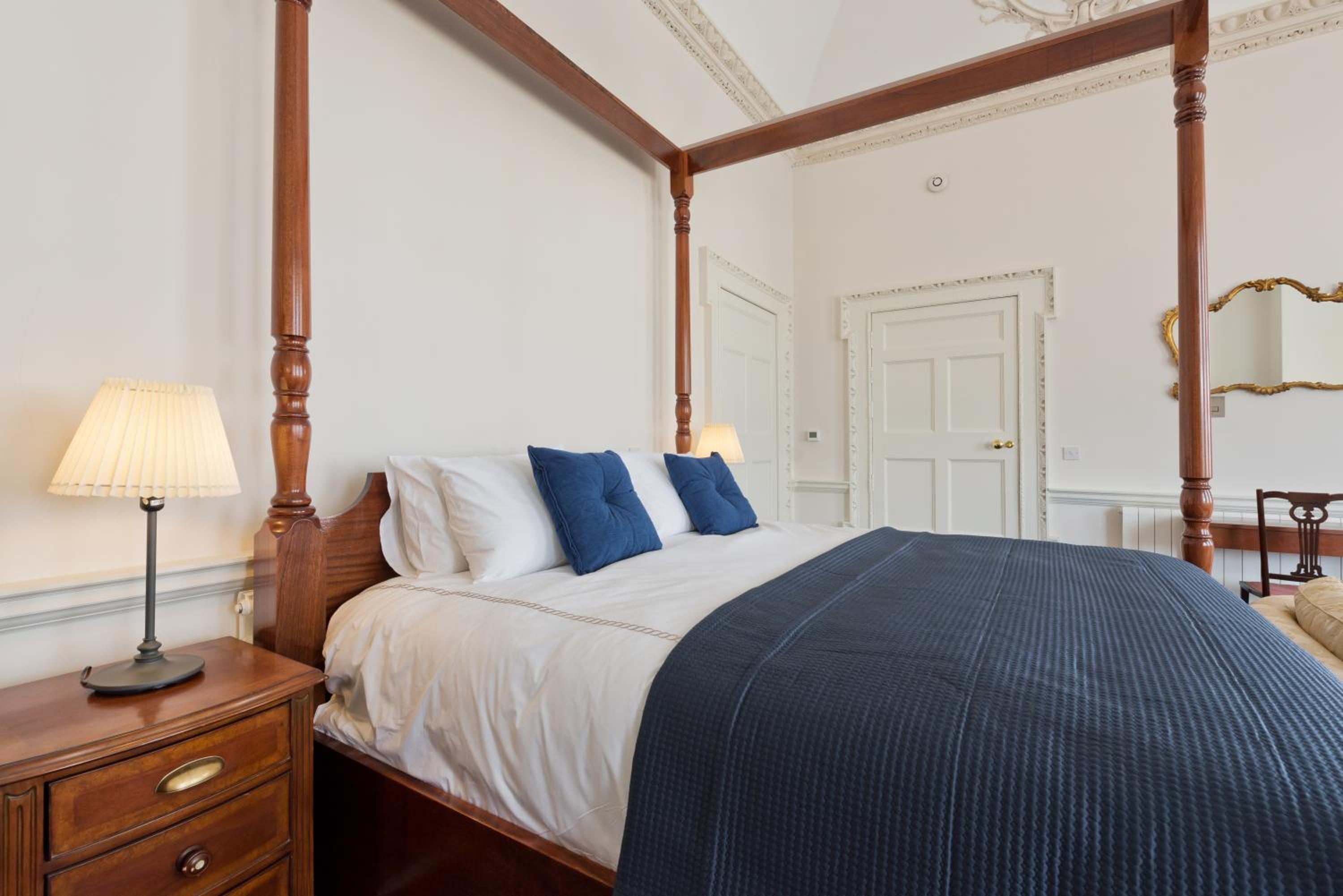 Henrietta Suites City Centre