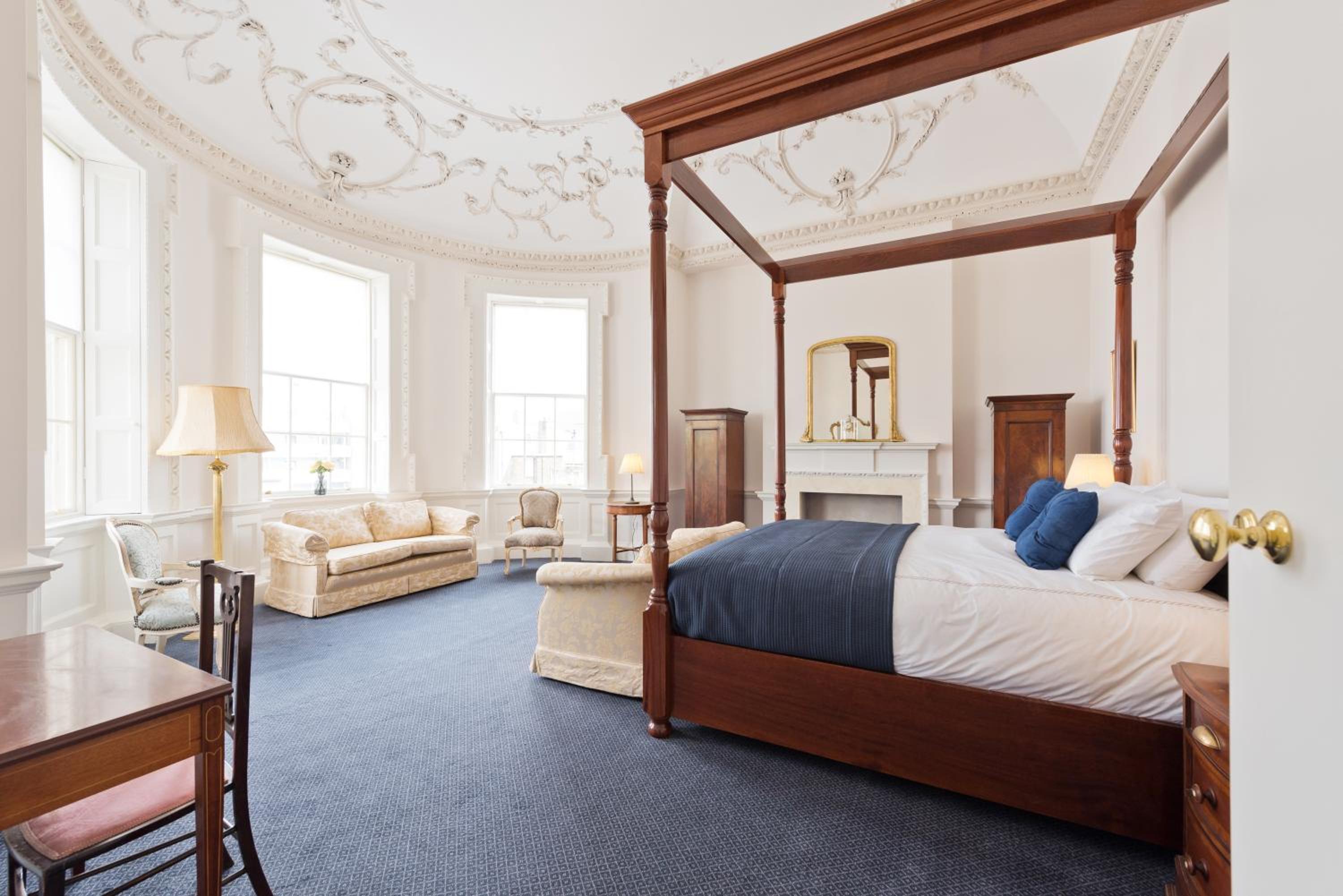 Henrietta Suites City Centre