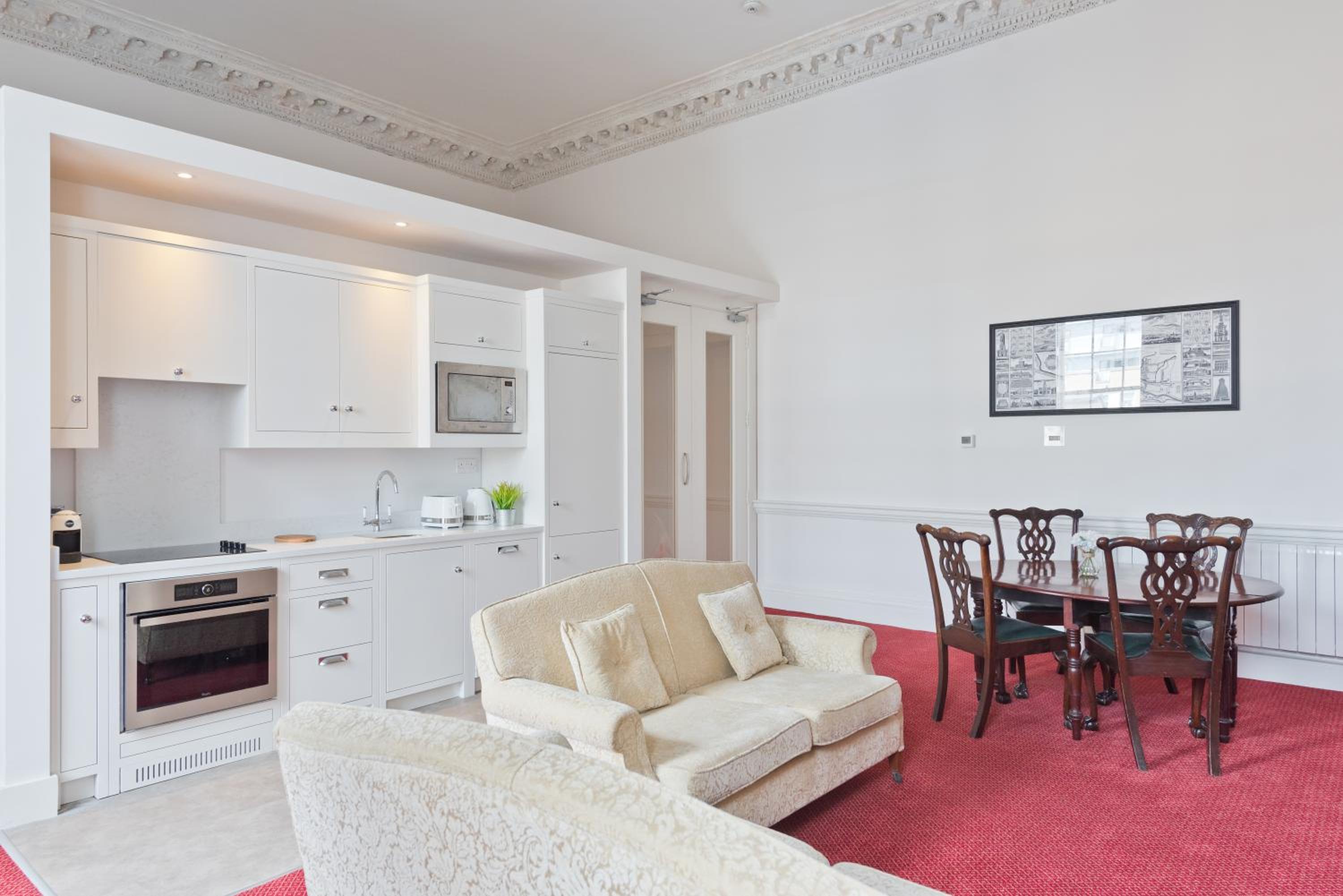 Henrietta Suites City Centre