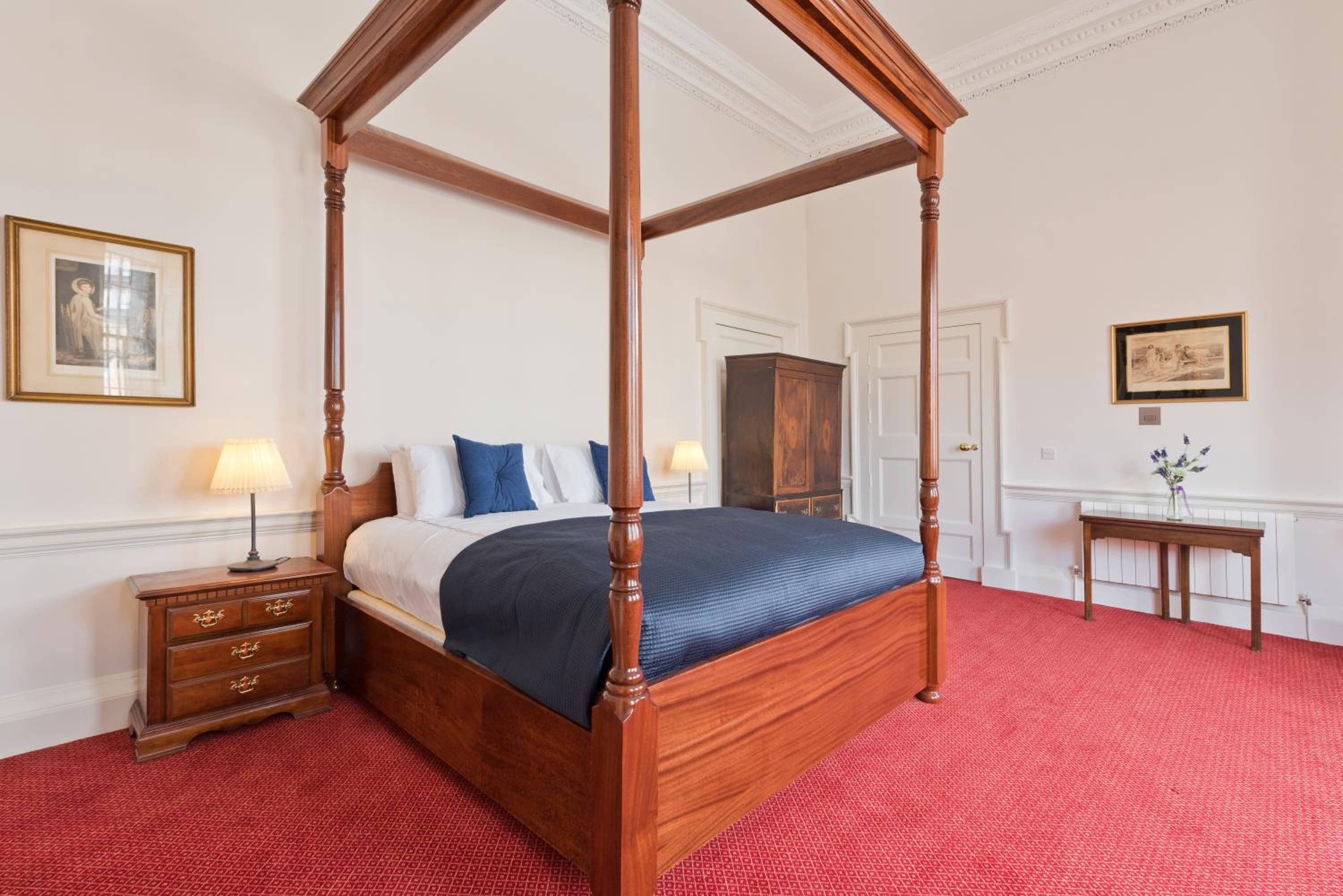 Henrietta Suites City Centre