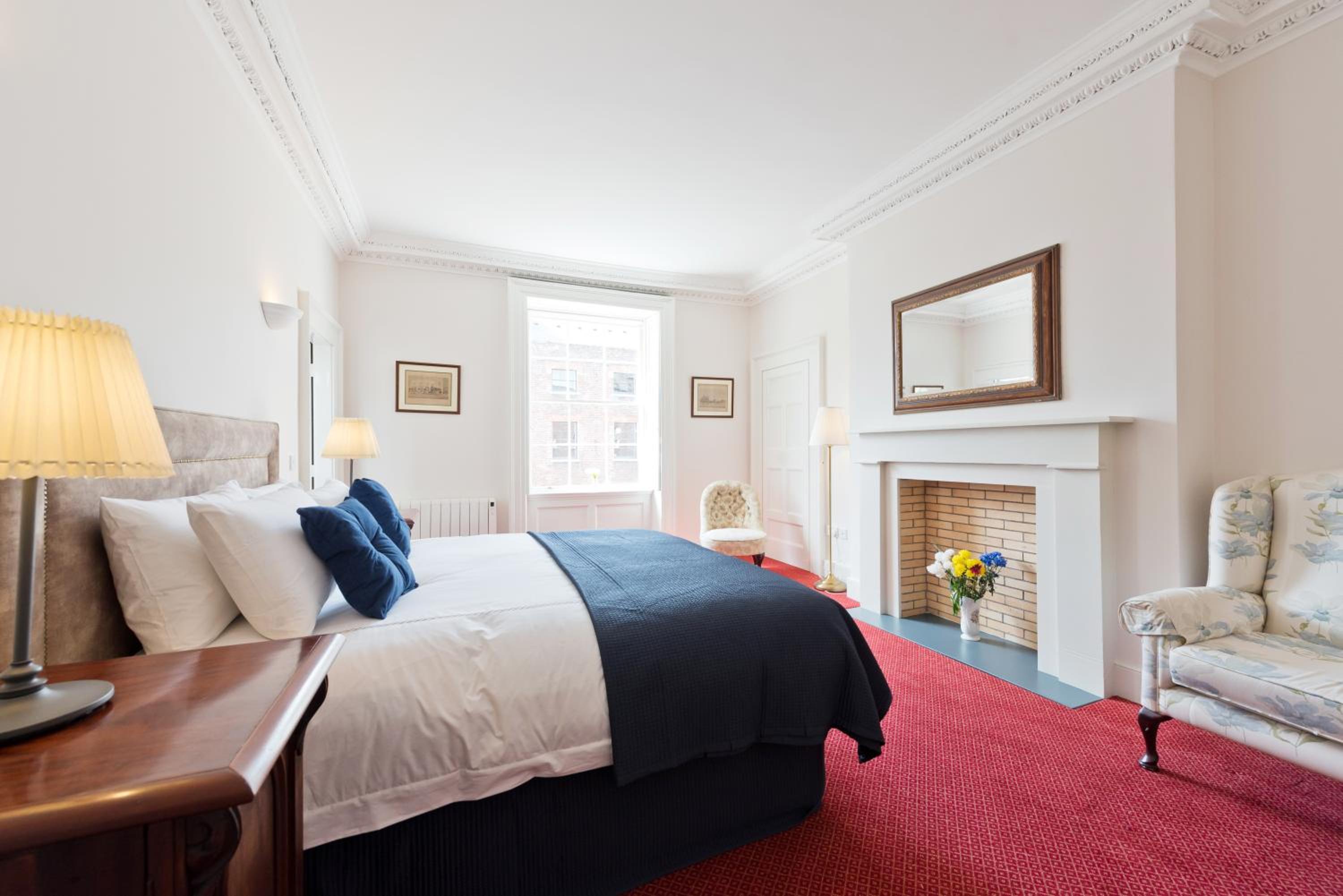 Henrietta Suites City Centre