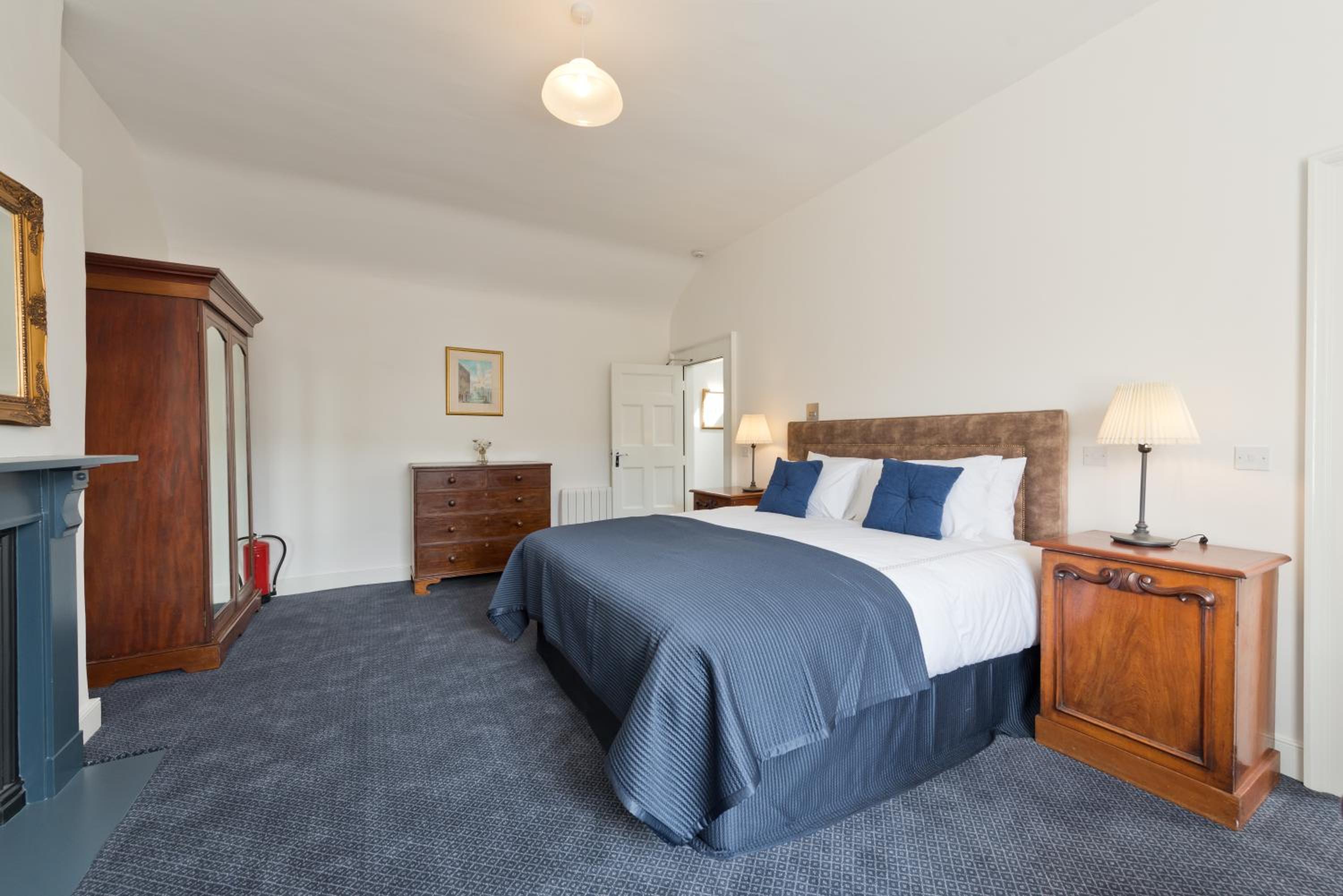 Henrietta Suites City Centre