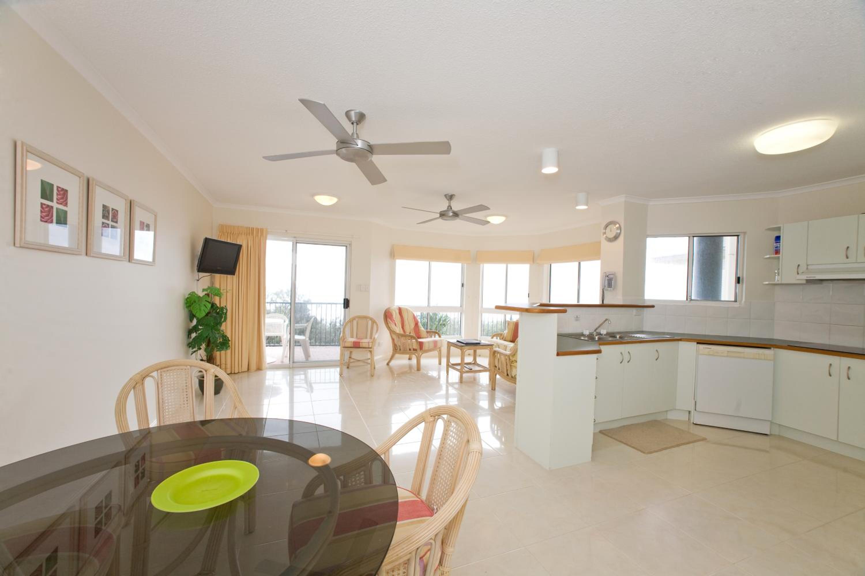 Pacific Waves Apartments
