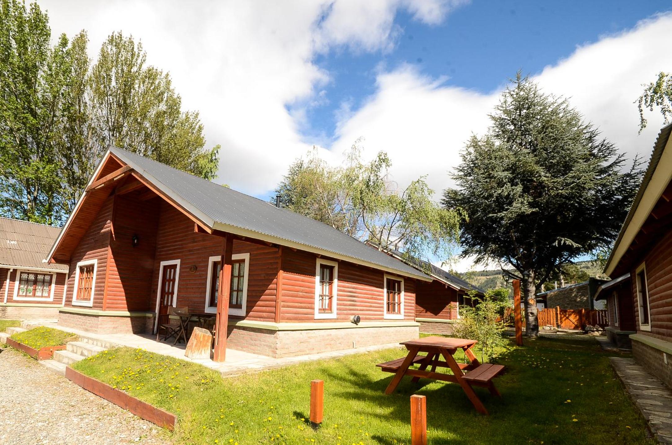 Hotel Cabañas El Chalten - Image 1
