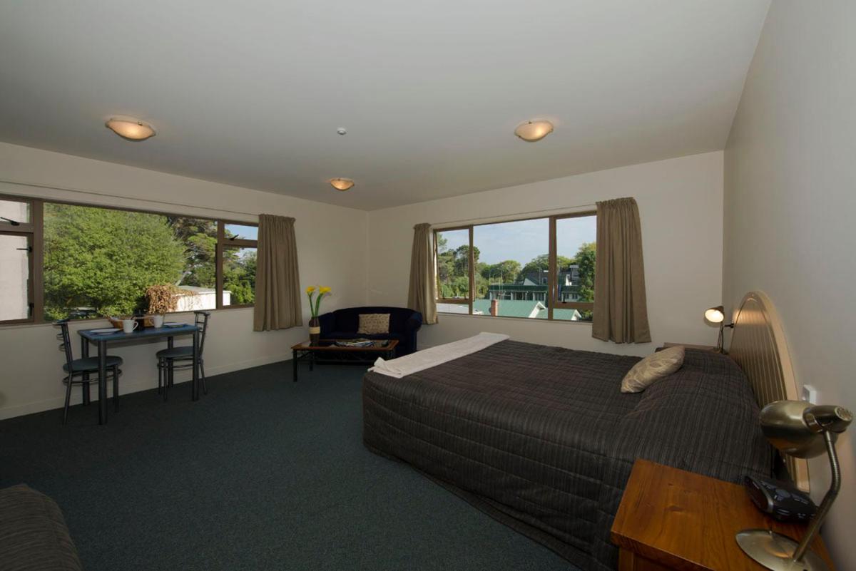 Lake Point Motel