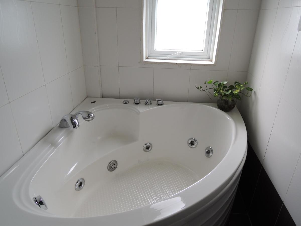 Jacuzzi