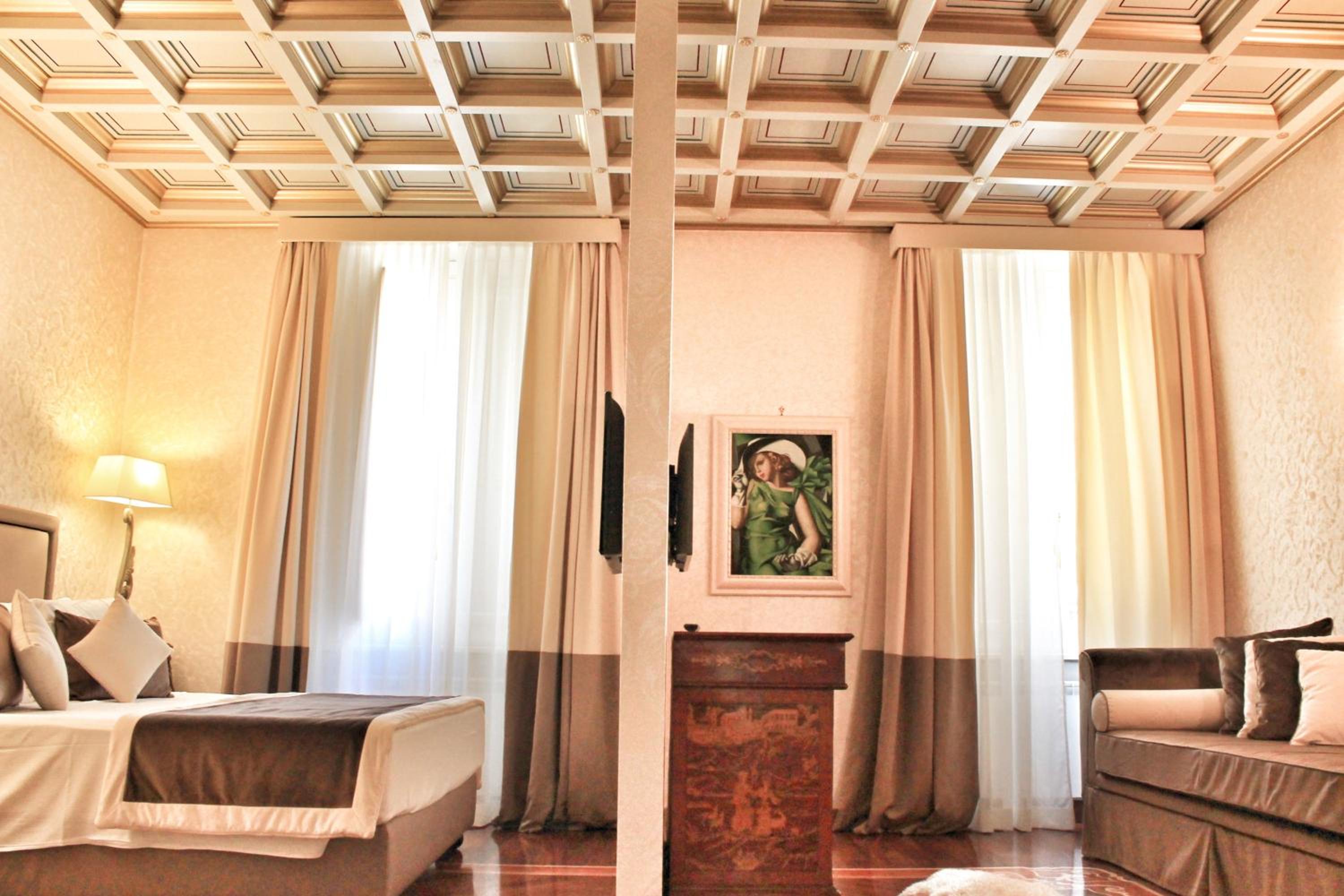 Di Rienzo Pantheon Palace
