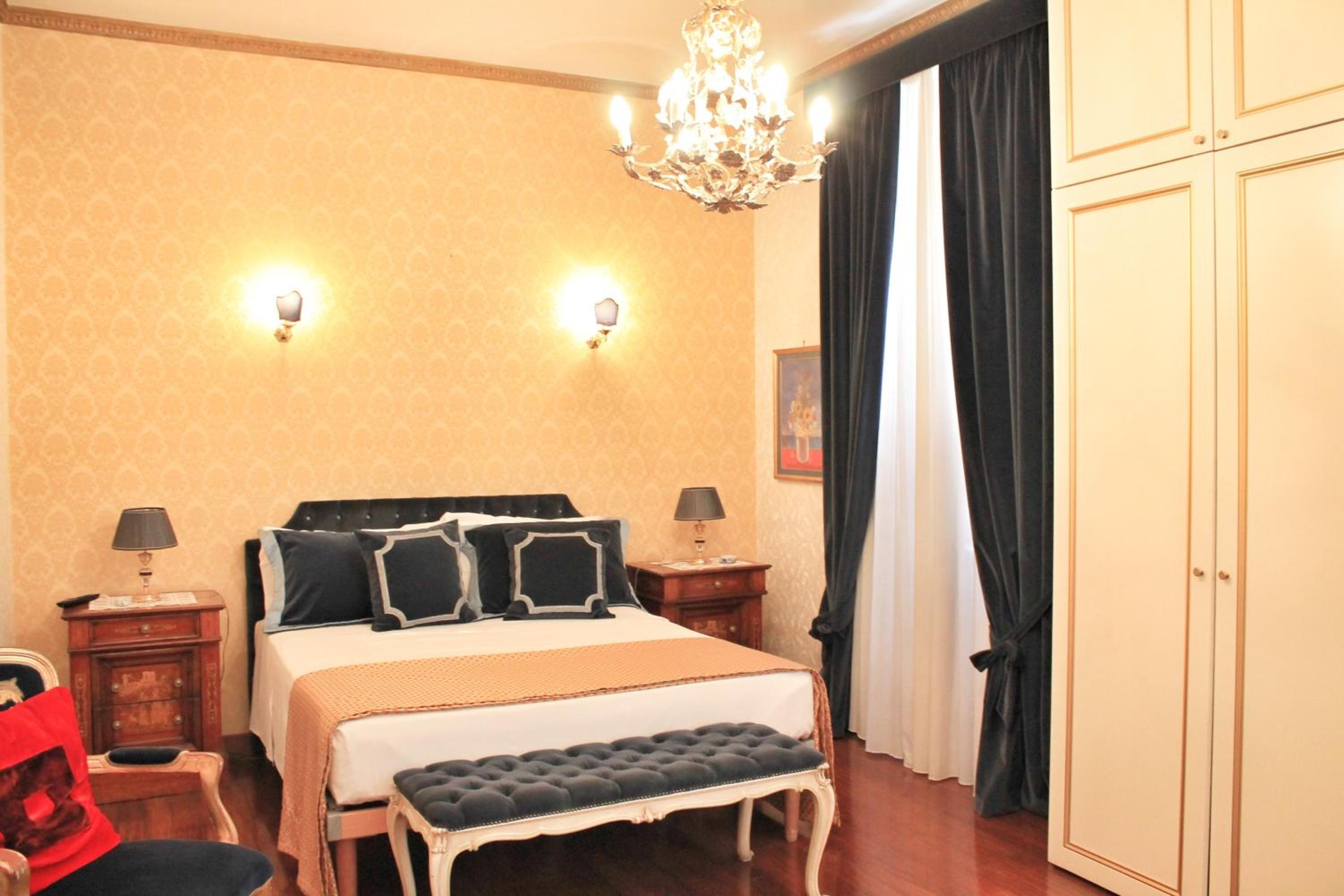 Di Rienzo Pantheon Palace