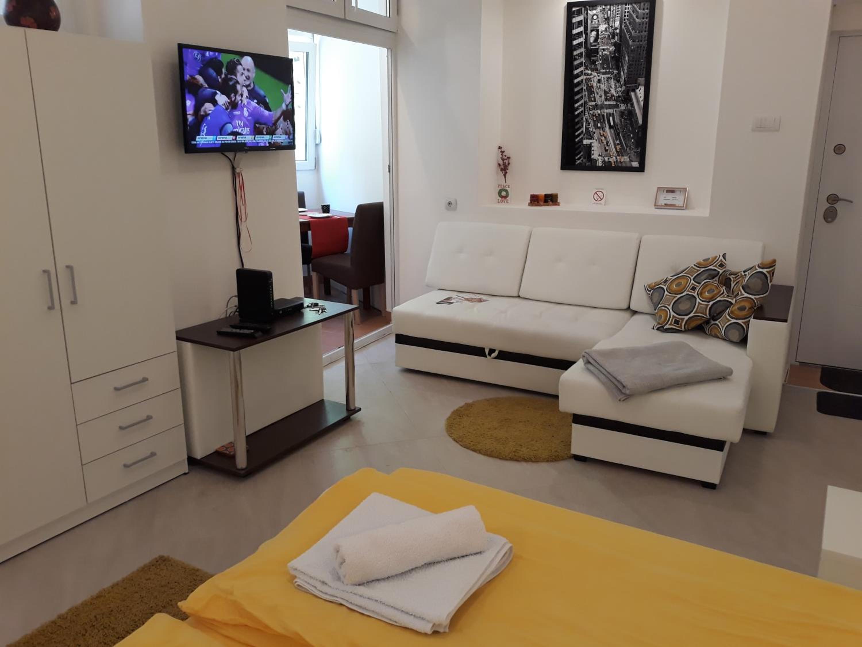 White Pearl view 5