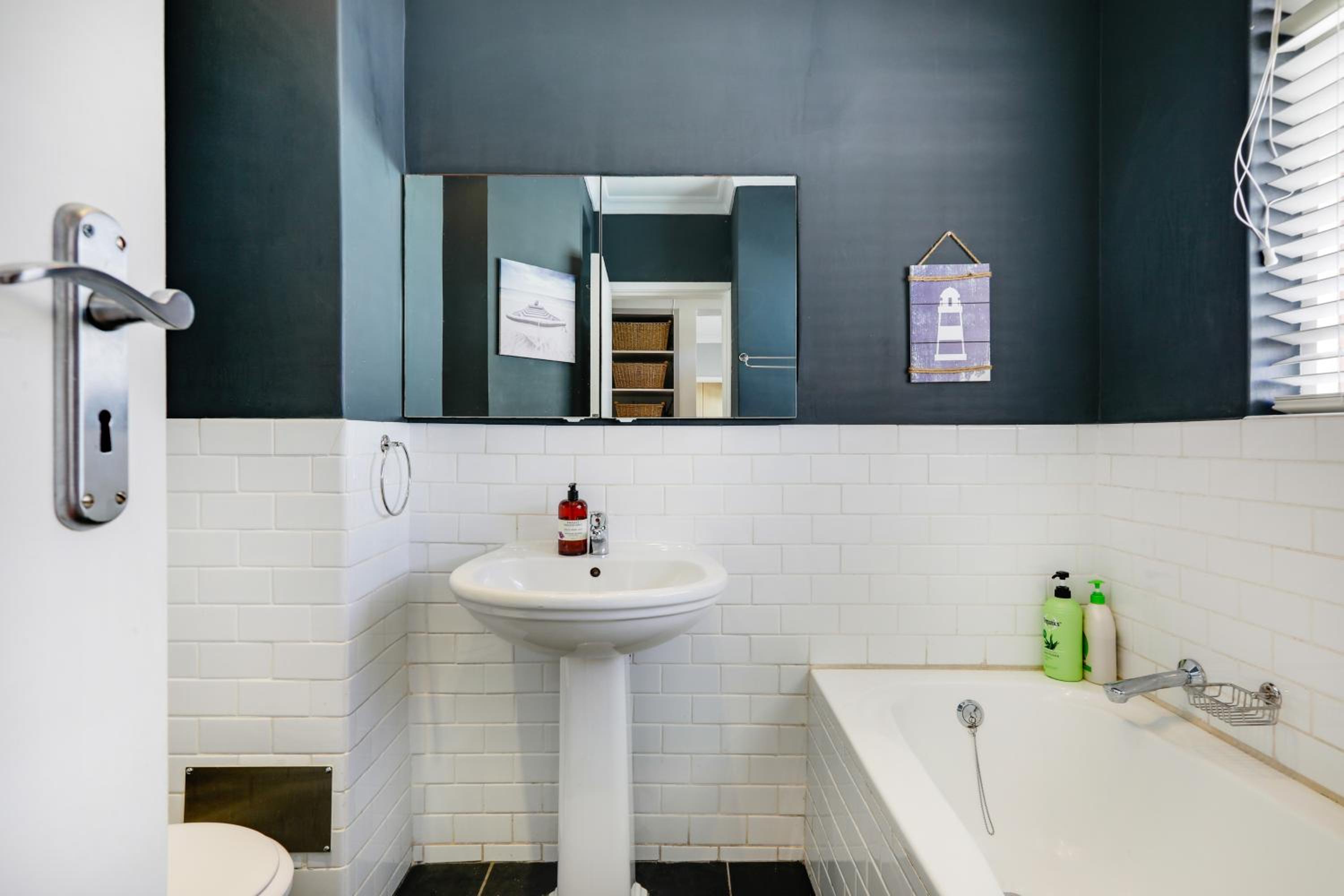 Backup-Powered Bantry Bay View 2 Bed Apartment view 5