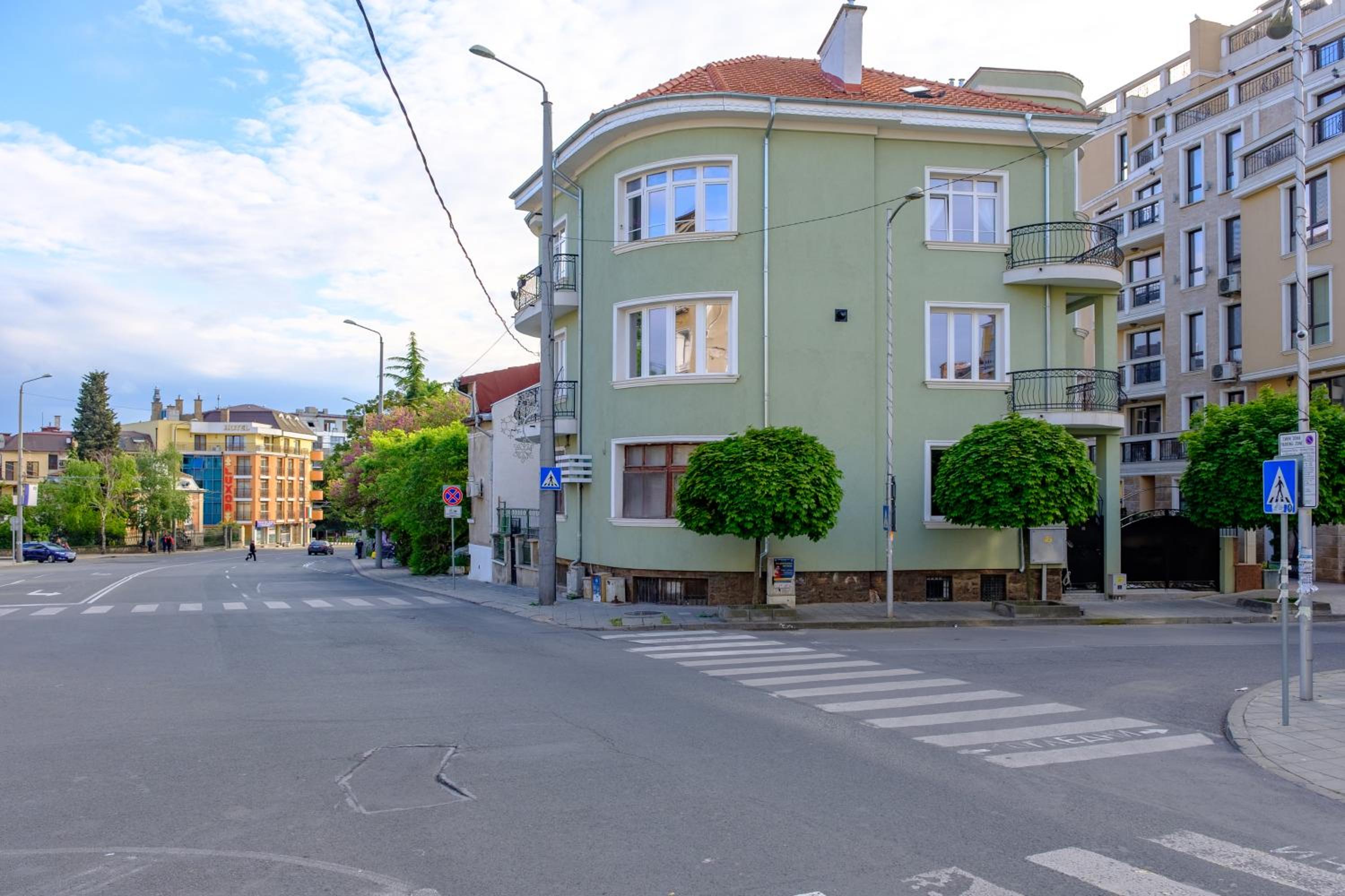 The Olive Green House - City Center - Free Parking
