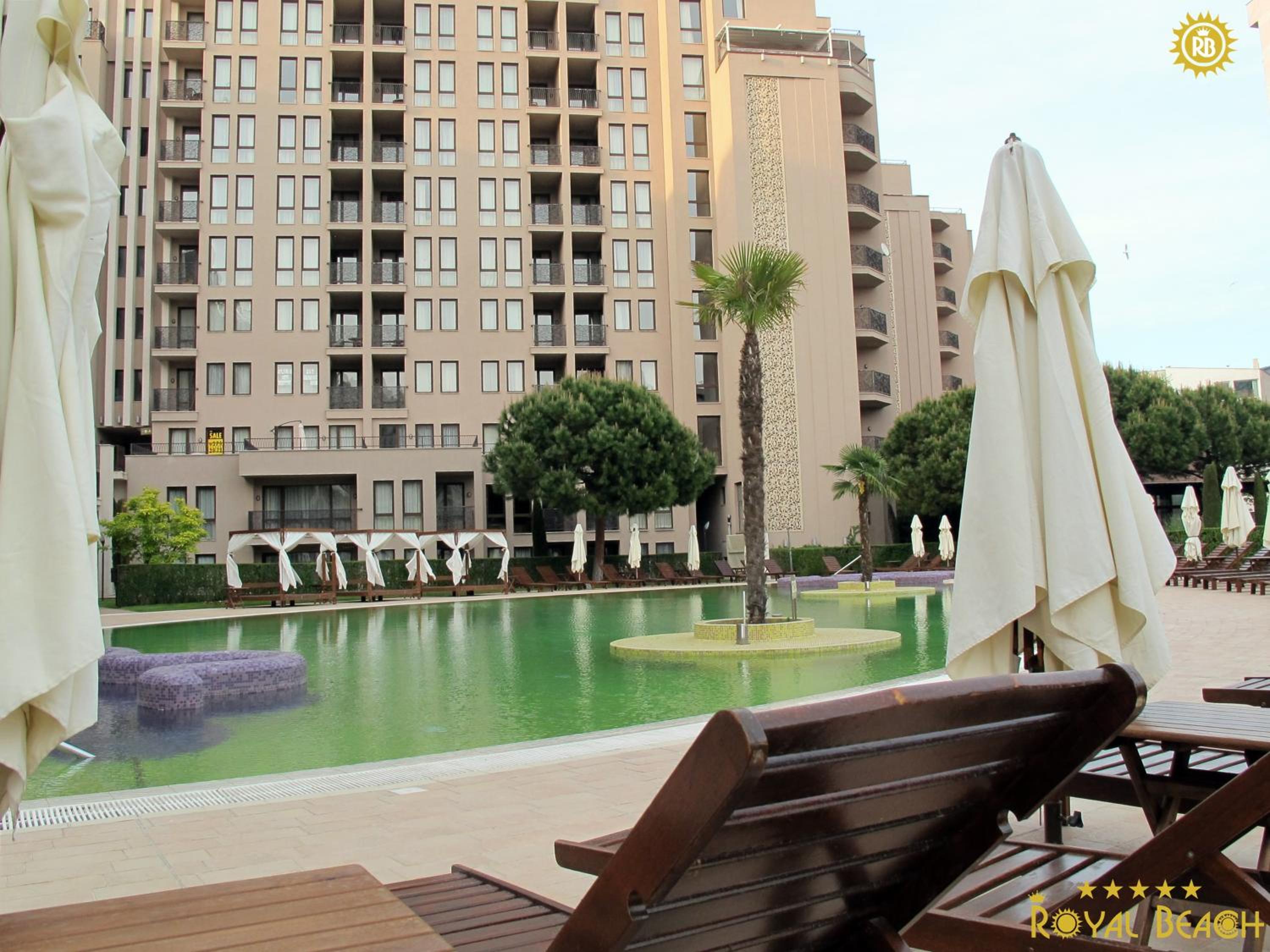 ROYAL BEACH HOTEL apartment