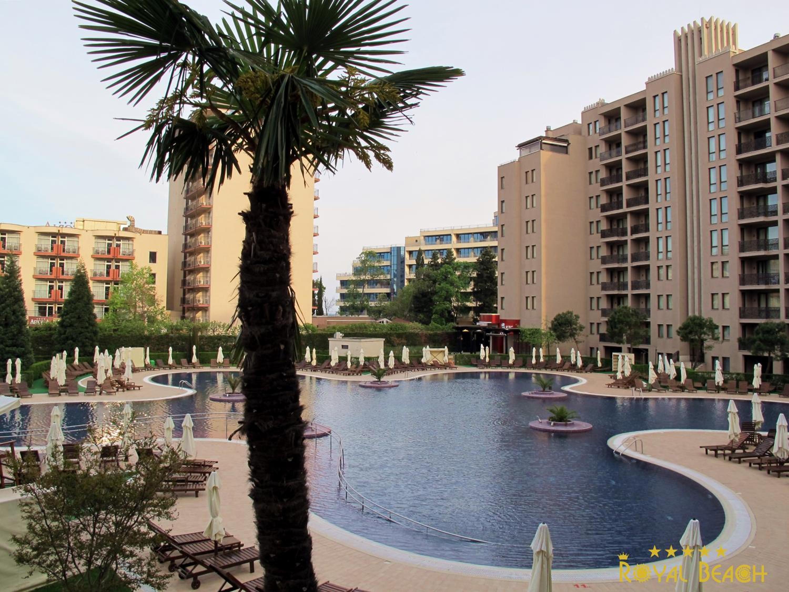ROYAL BEACH HOTEL apartment