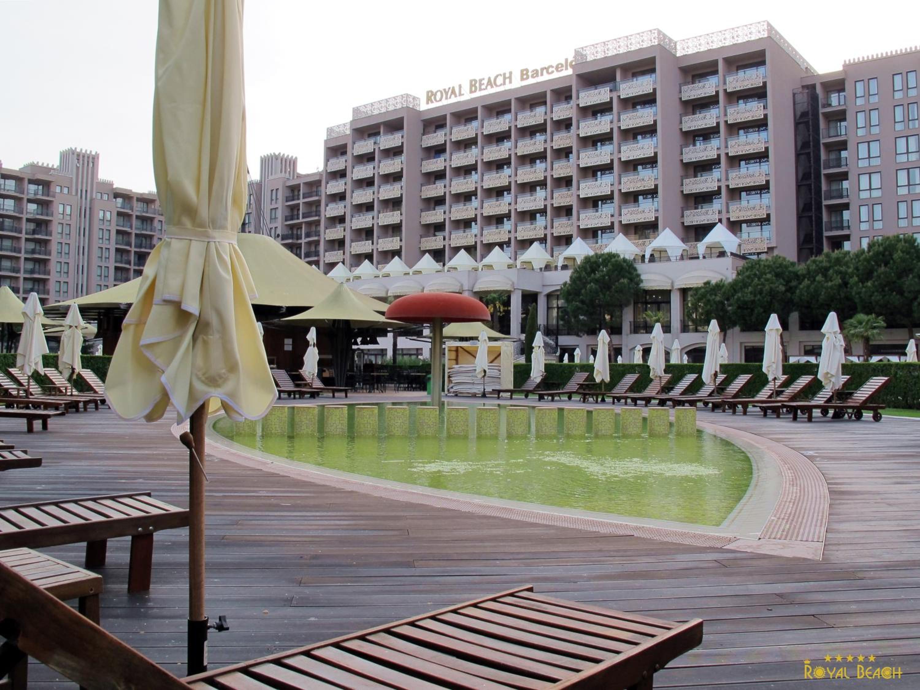 ROYAL BEACH HOTEL apartment