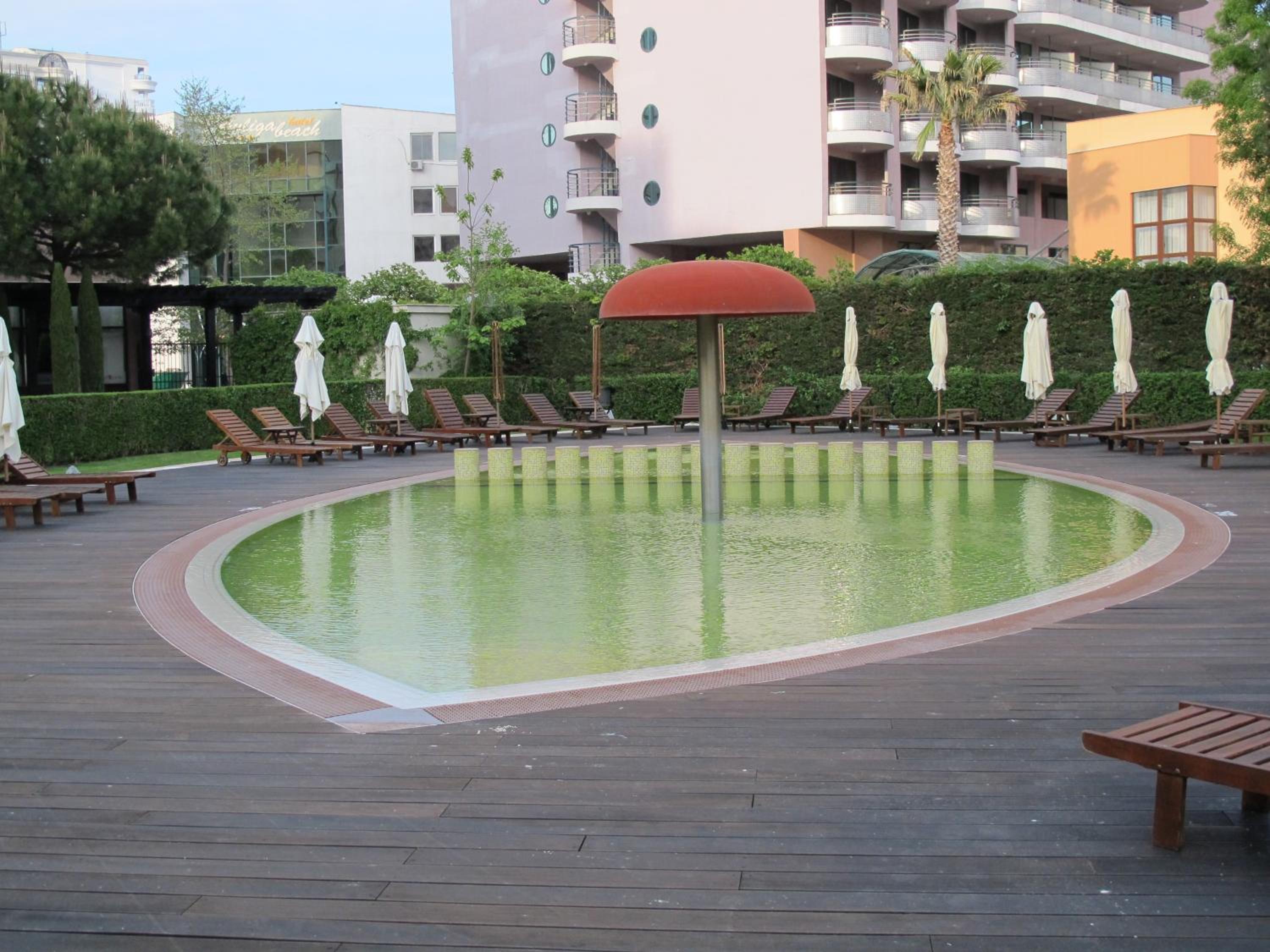 ROYAL BEACH HOTEL apartment