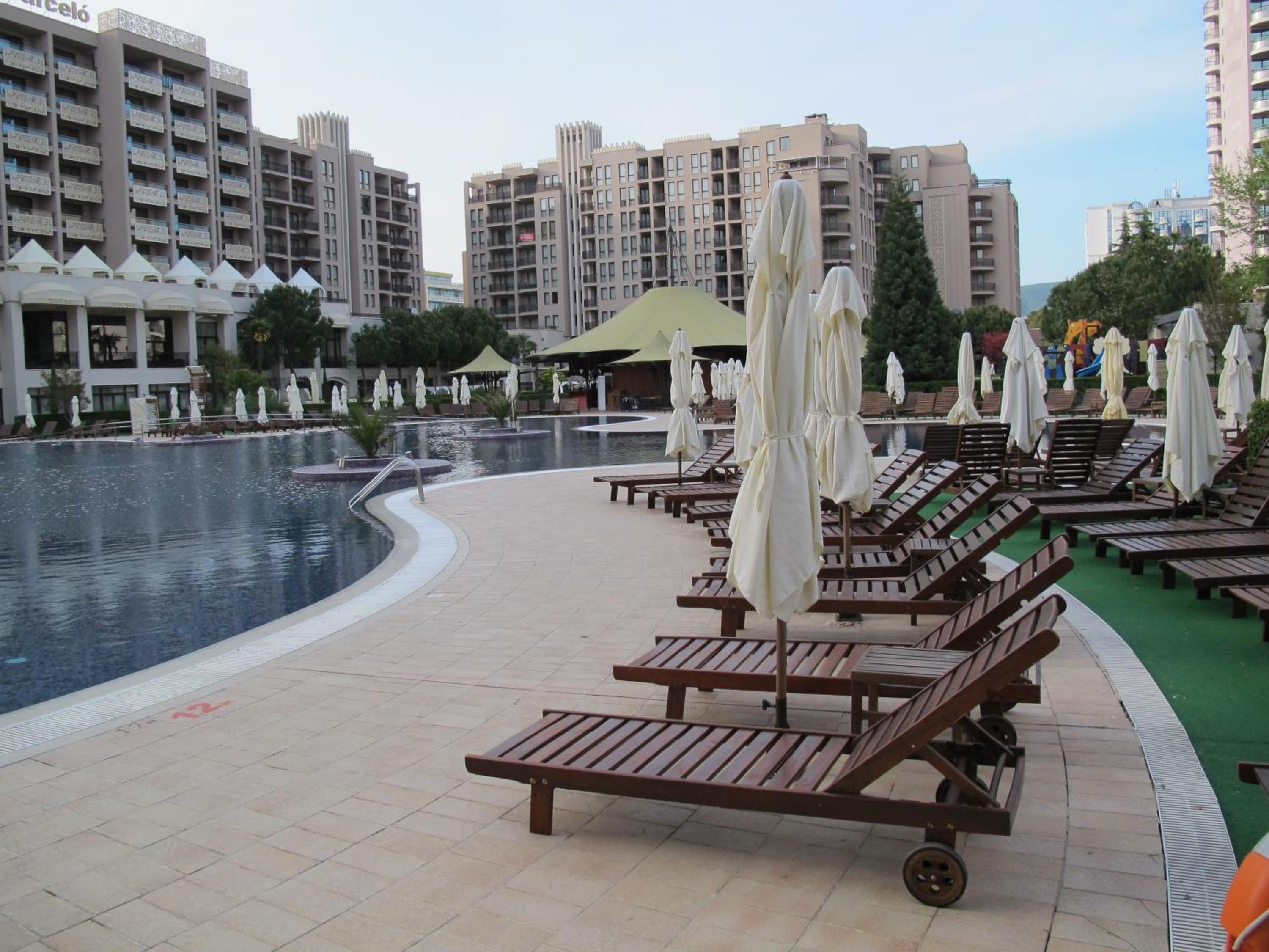 ROYAL BEACH HOTEL apartment