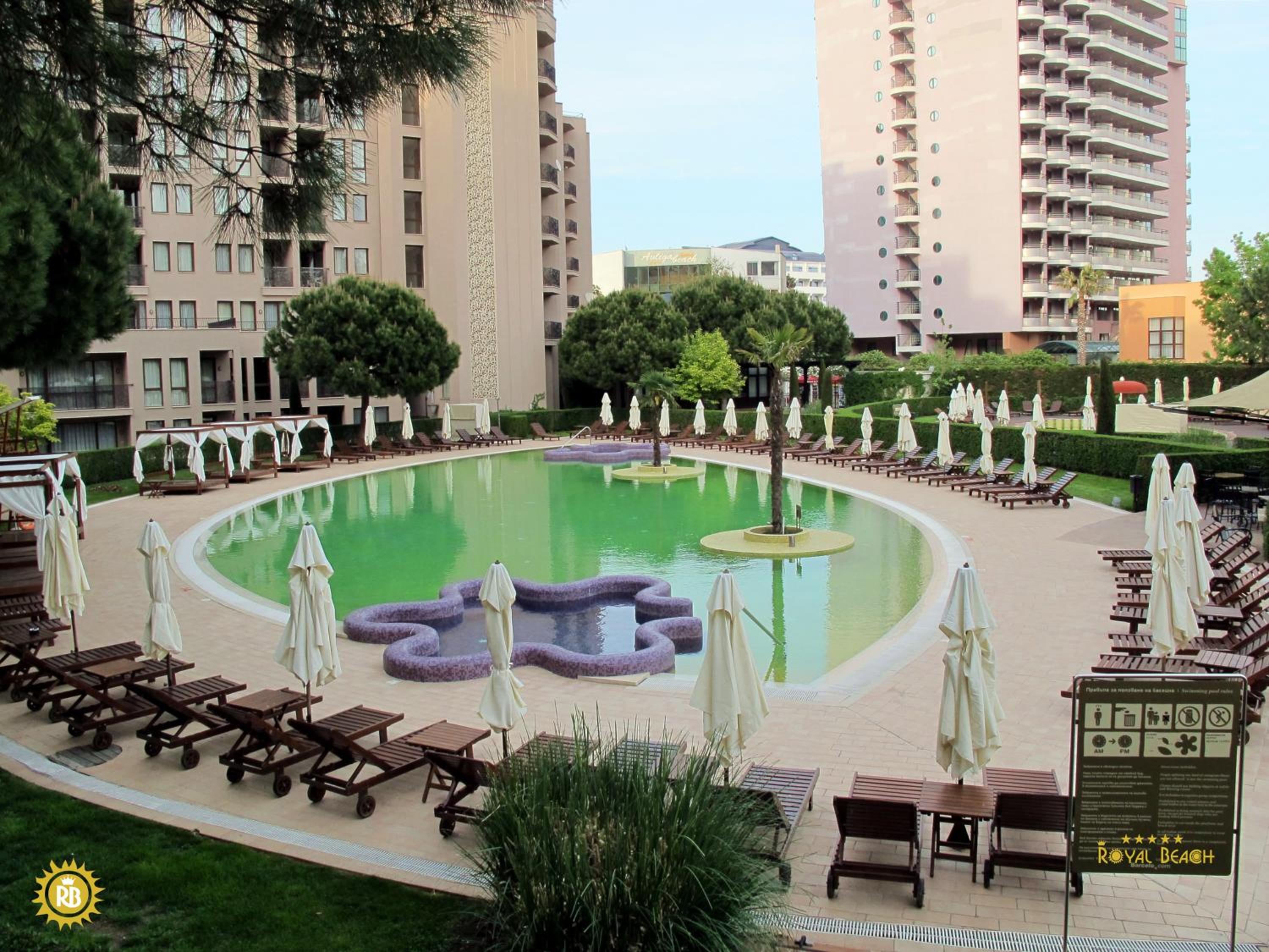 ROYAL BEACH HOTEL apartment