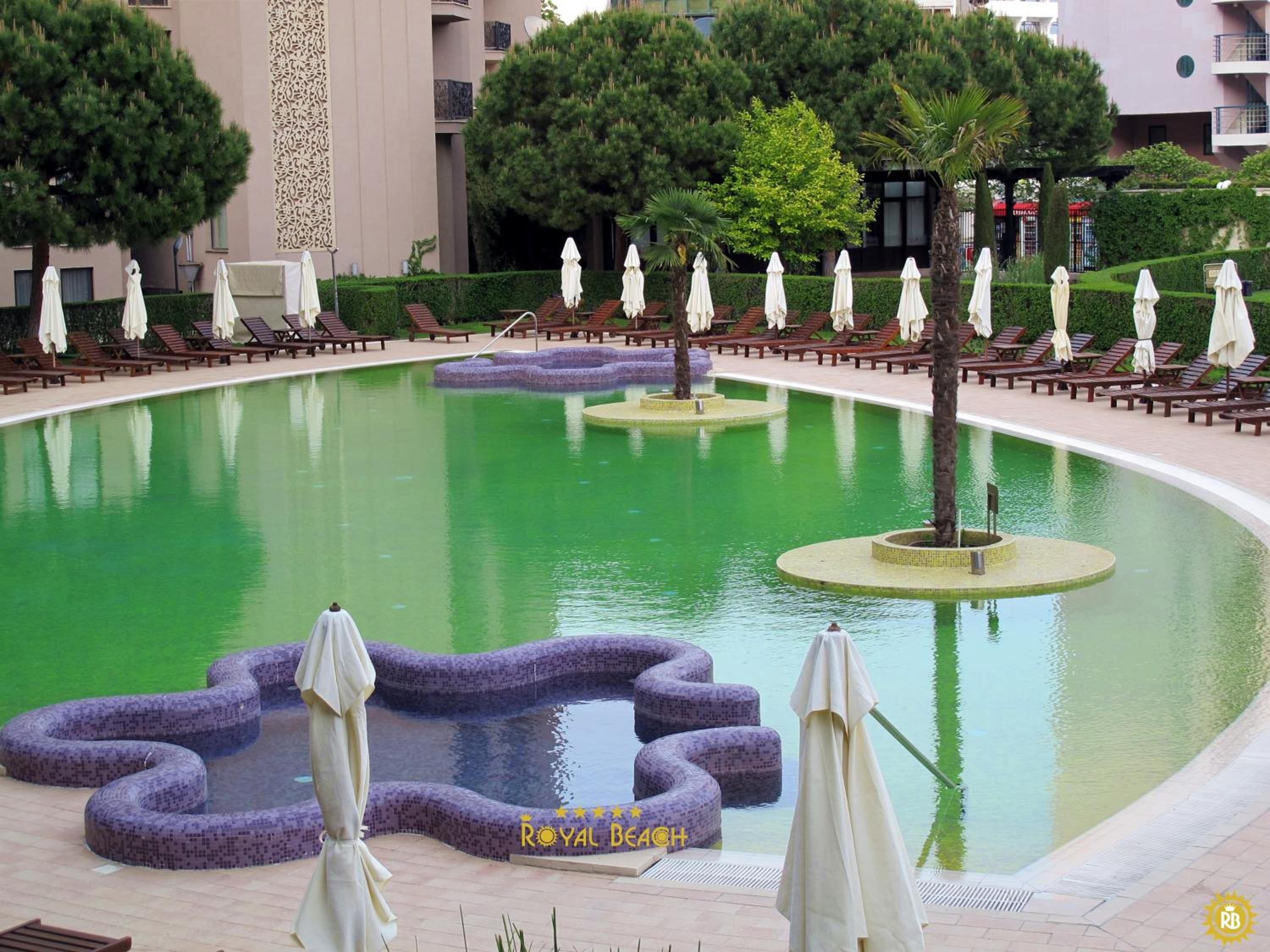ROYAL BEACH HOTEL apartment