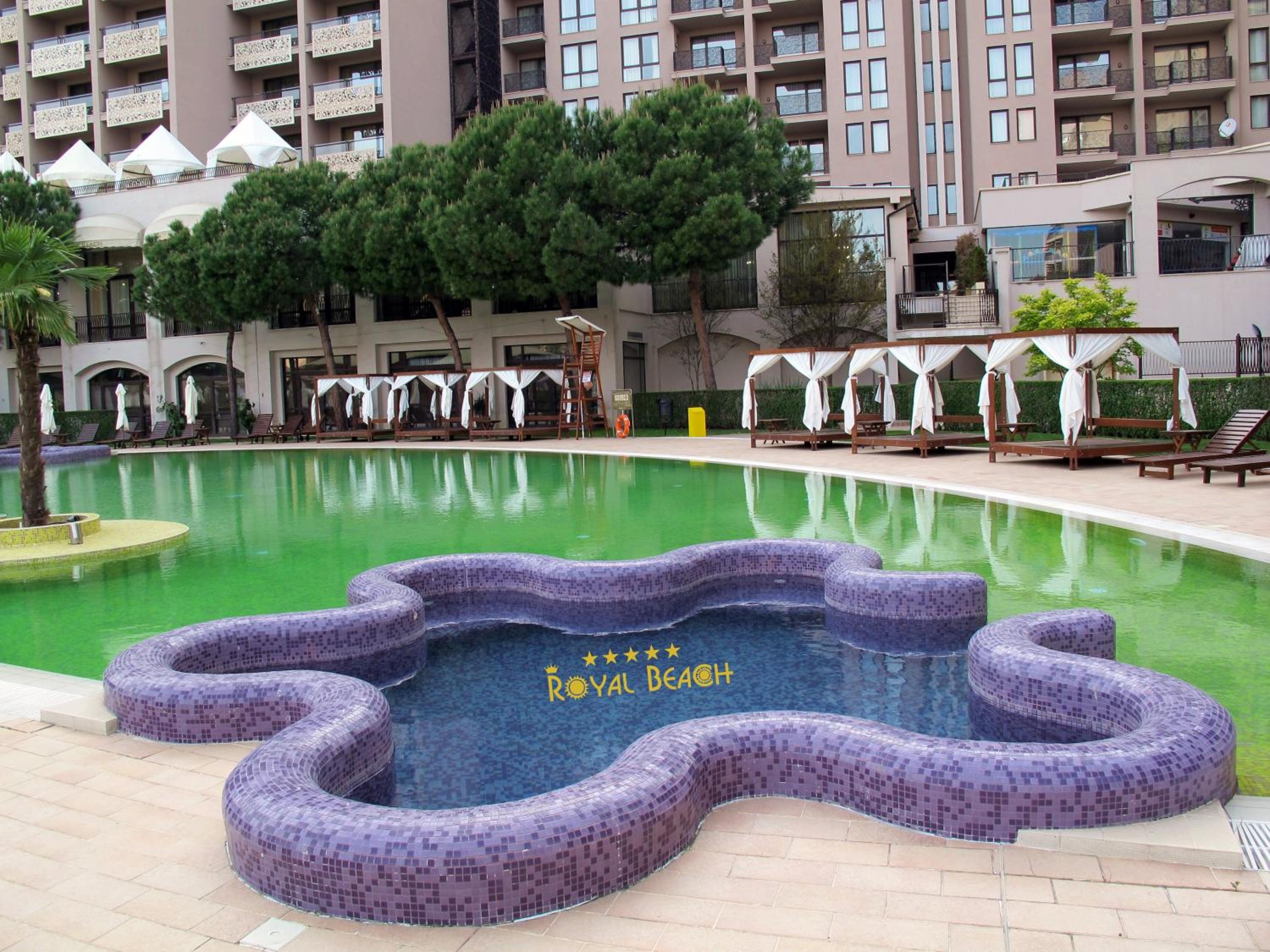 ROYAL BEACH HOTEL apartment
