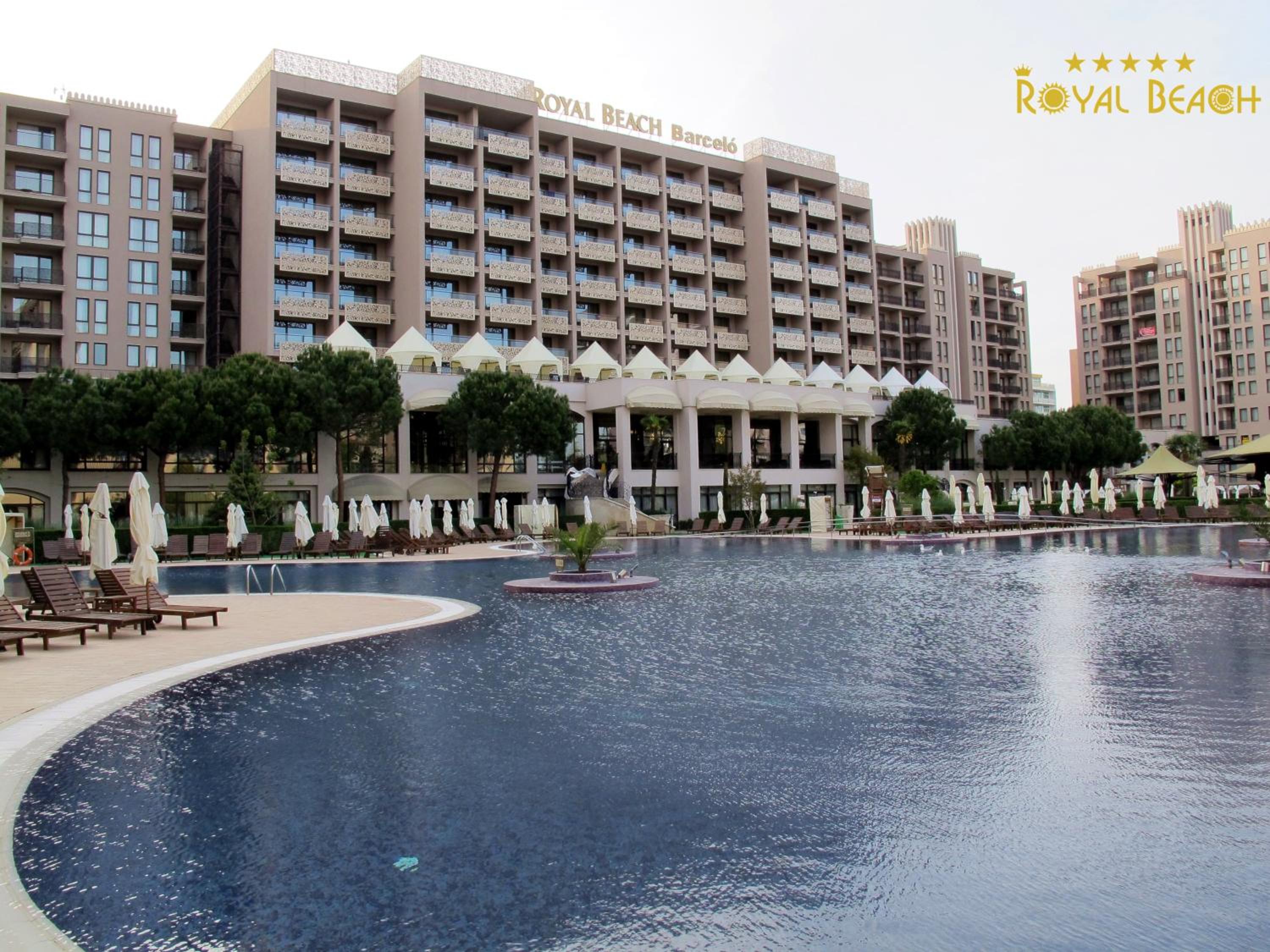 ROYAL BEACH HOTEL apartment