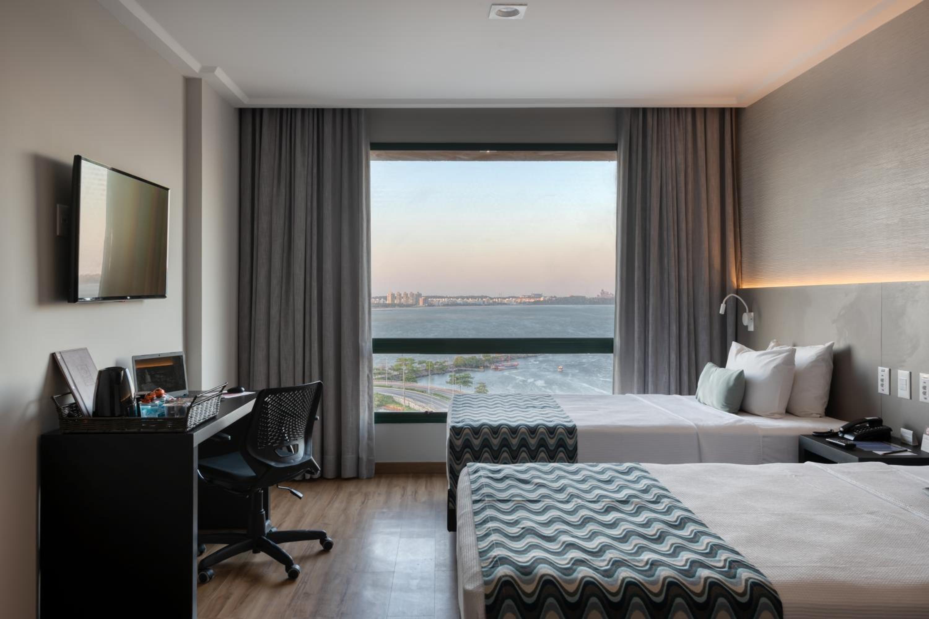 Vitoria Vacations - Comfort Suites Vitoria - Property Image 8