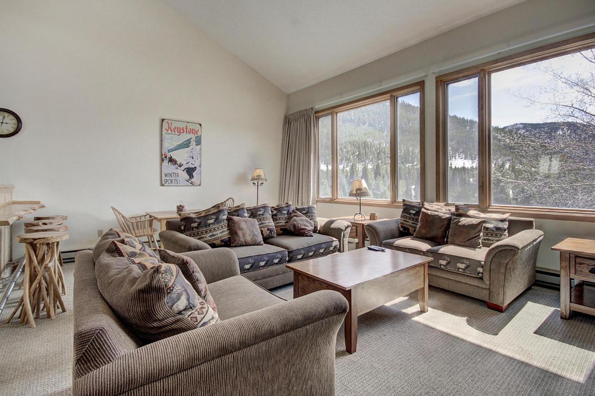 1733 Lenawee Condo