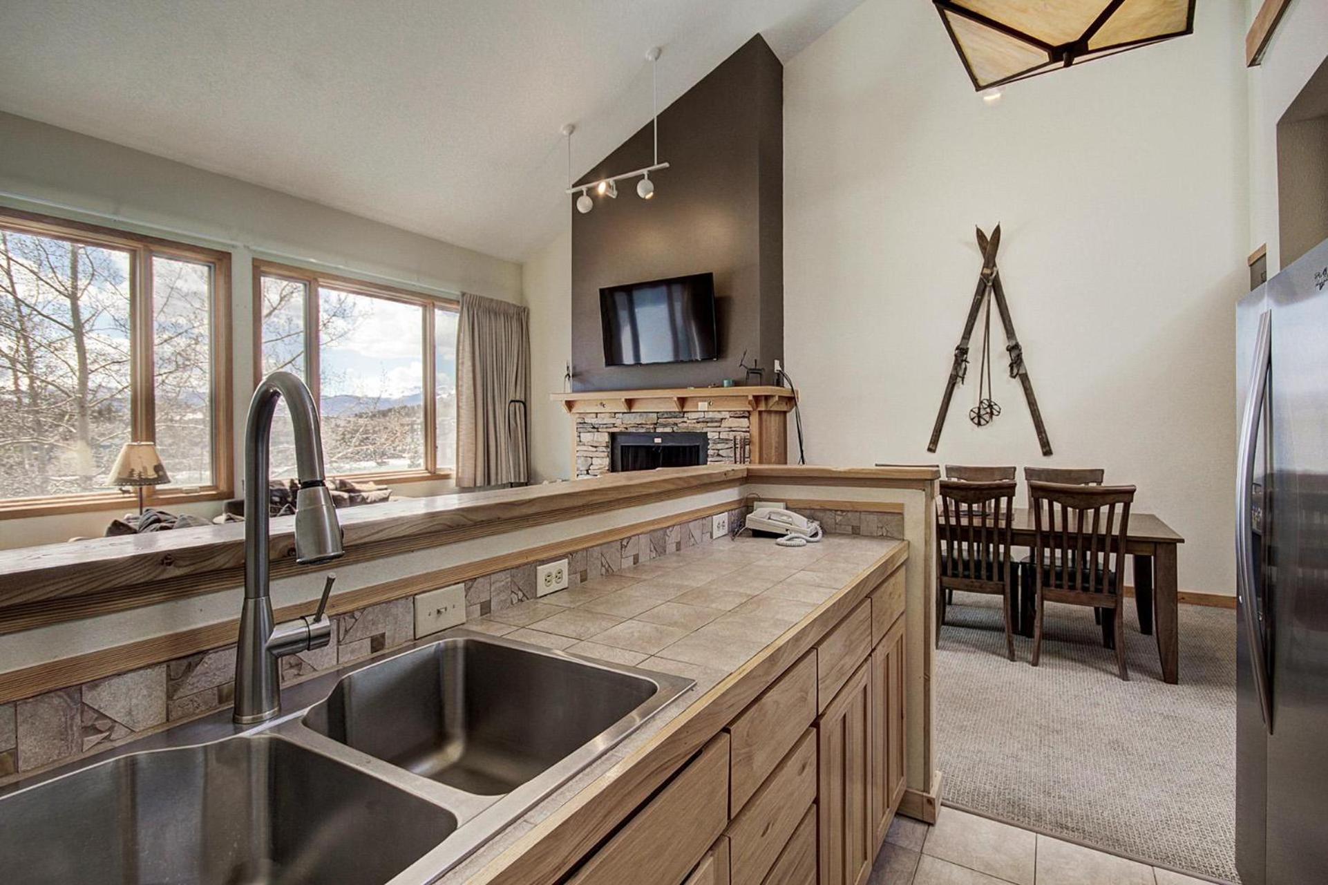 1733 Lenawee Condo