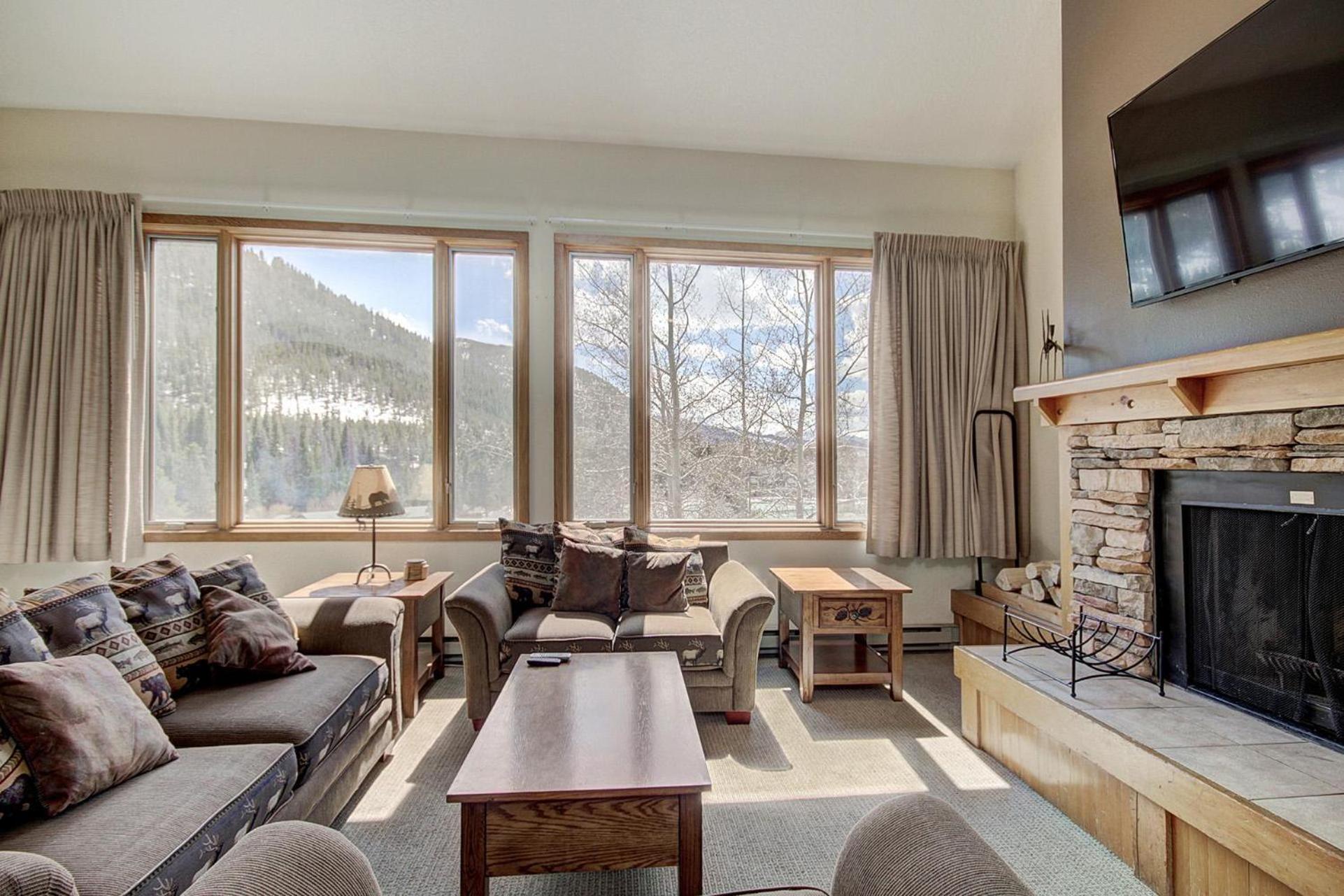 1733 Lenawee Condo