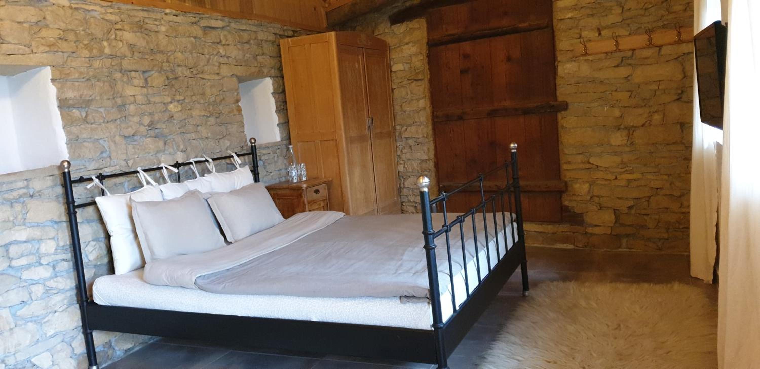 Онгъл Гостник