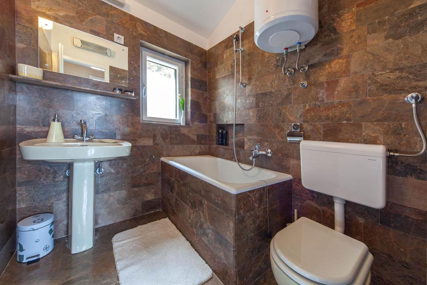 Villa Skalinada - Pool, Sea View & Private Path to Beach I Baška Voda