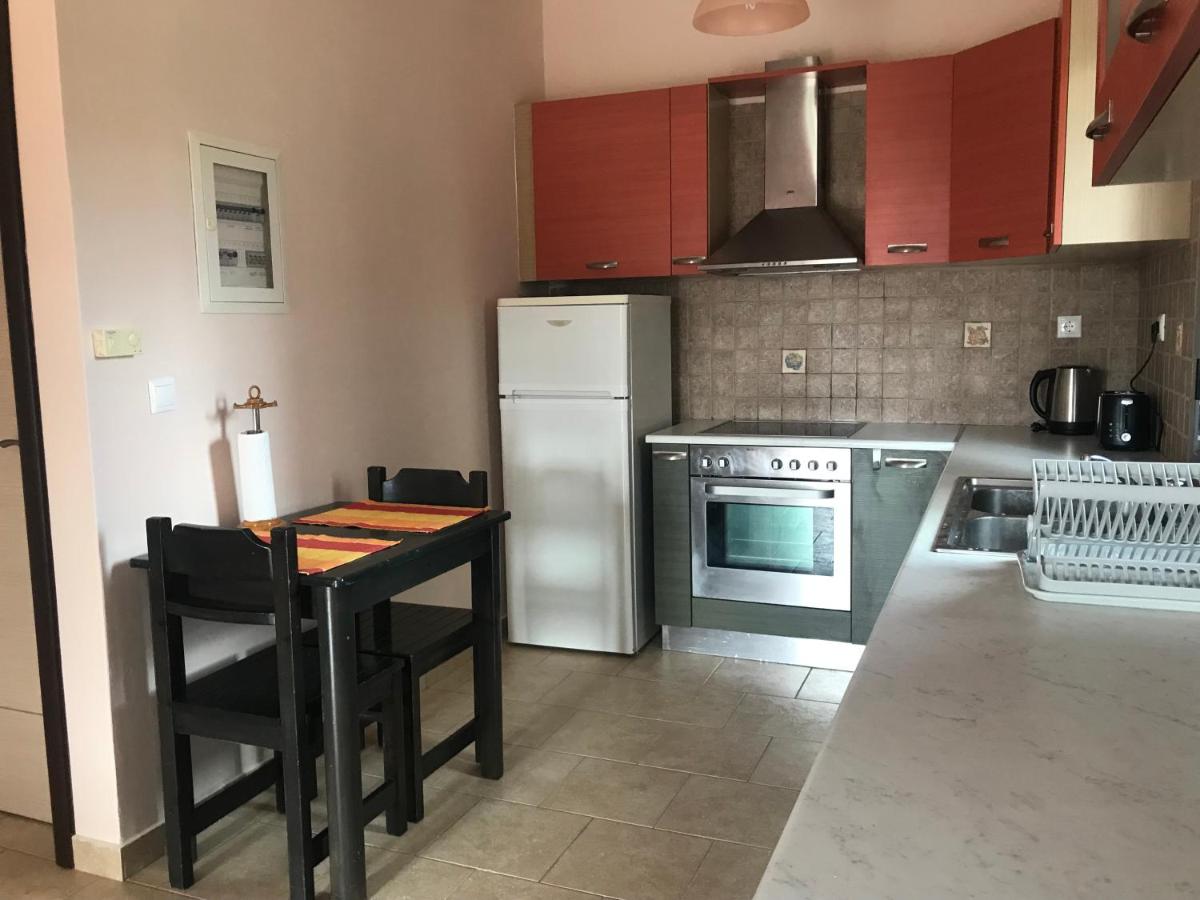 Lotus Sea View Studio Apartment 2 photo 4