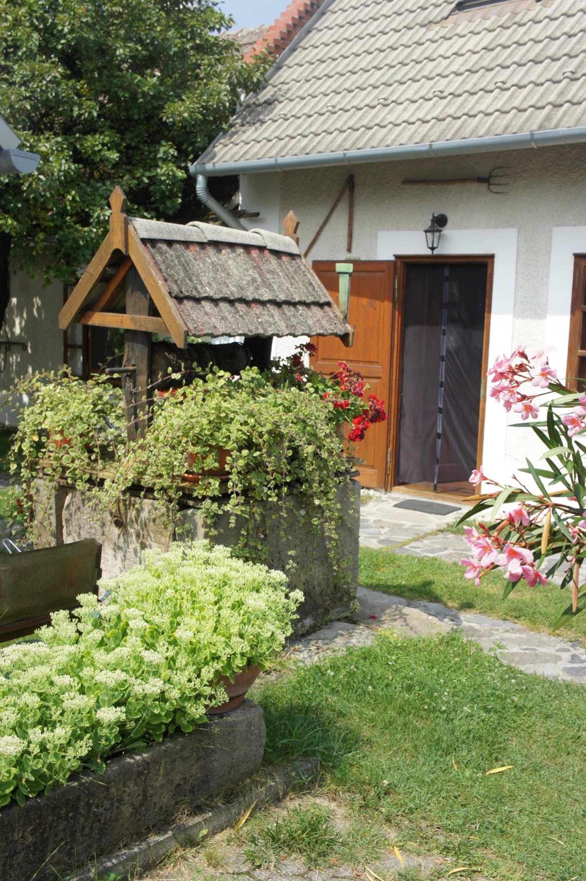 Photo 28
