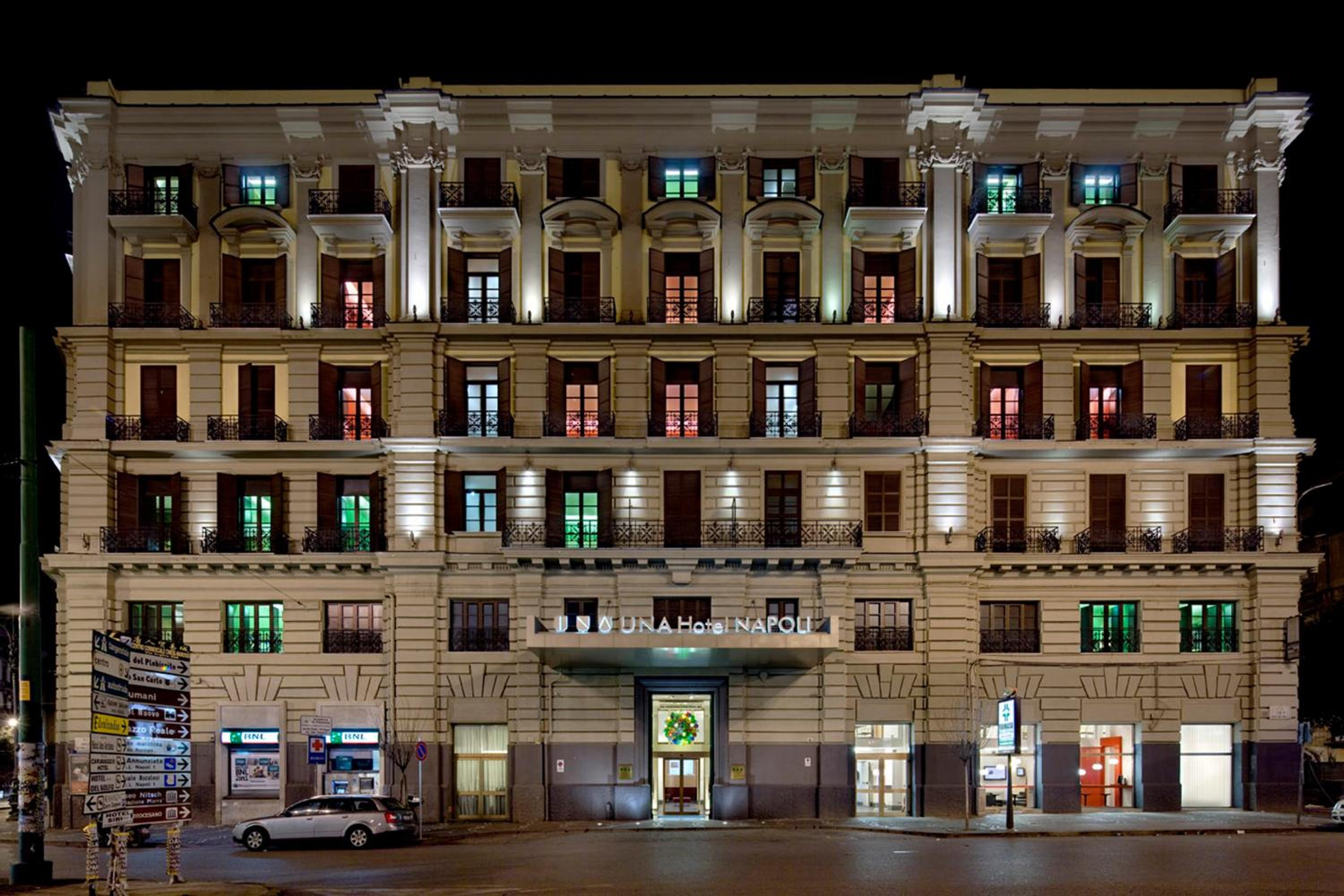 Hotel UNAHOTELS Napoli - Image 1