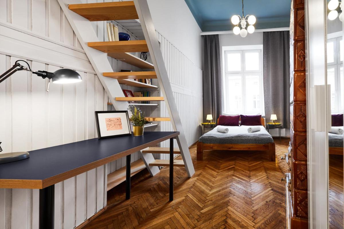 Vintage Apartment Gertrudy street view 2