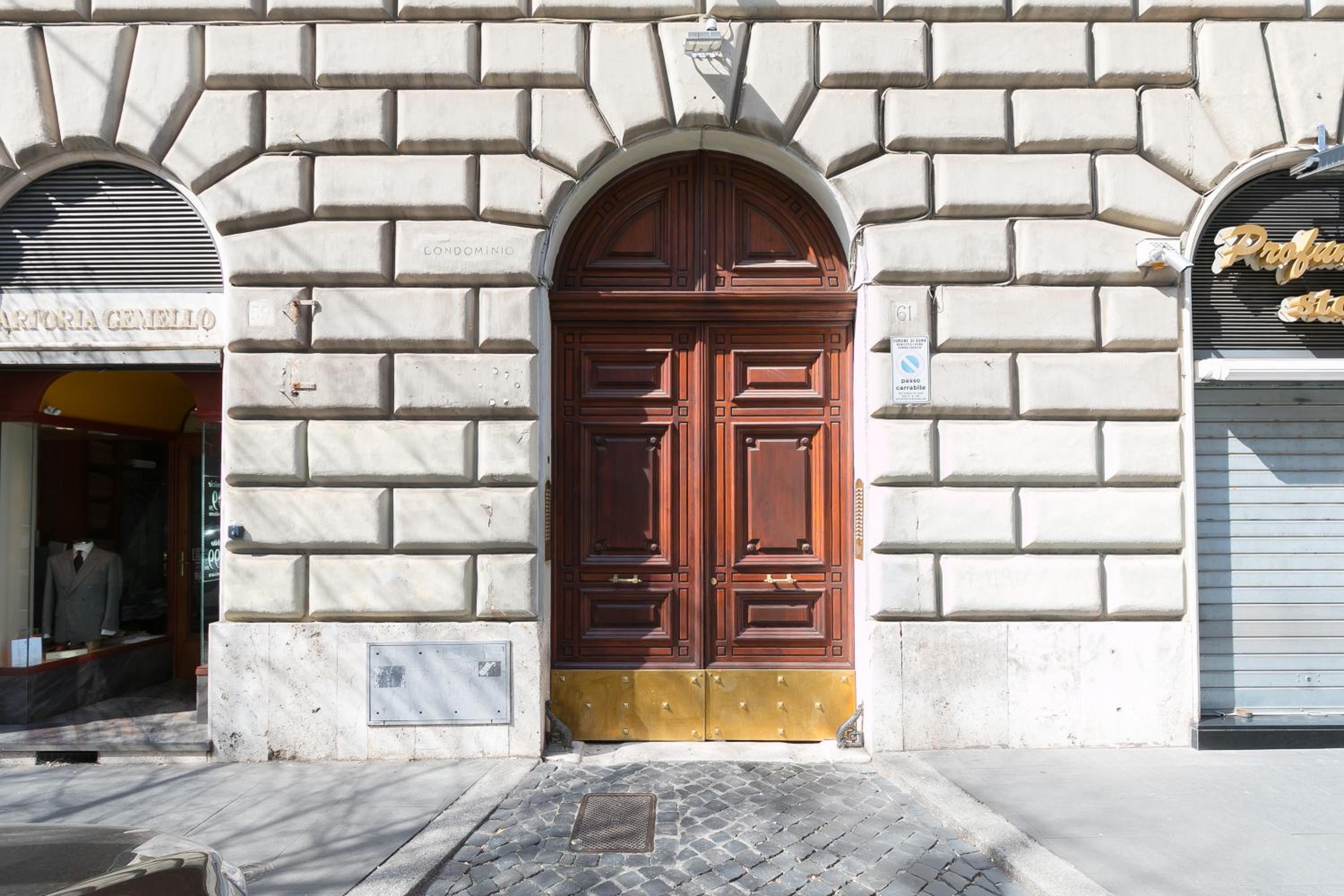 VENETO AVENUE