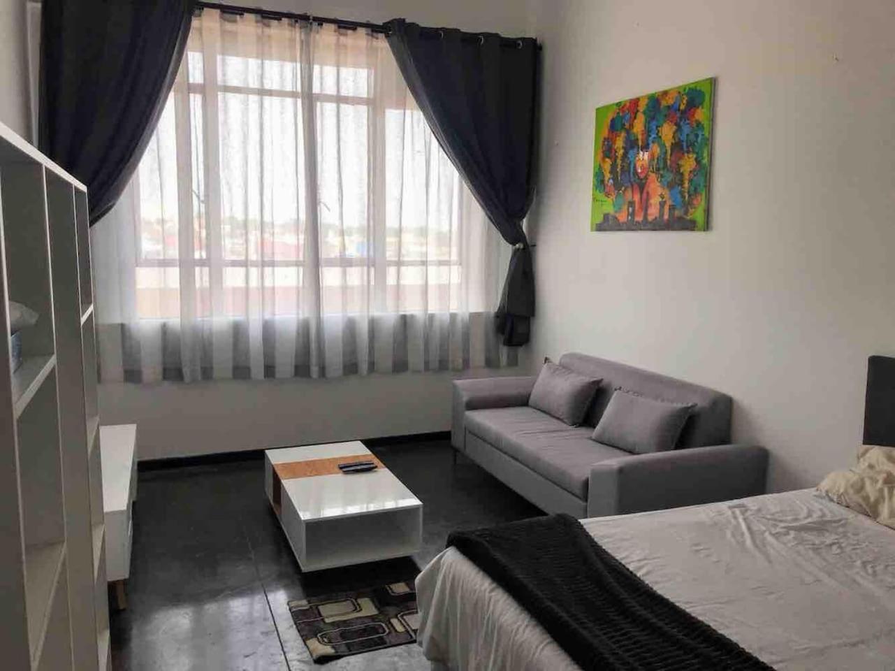 Trendy Art Studio Apartment,Maboneng Joburg