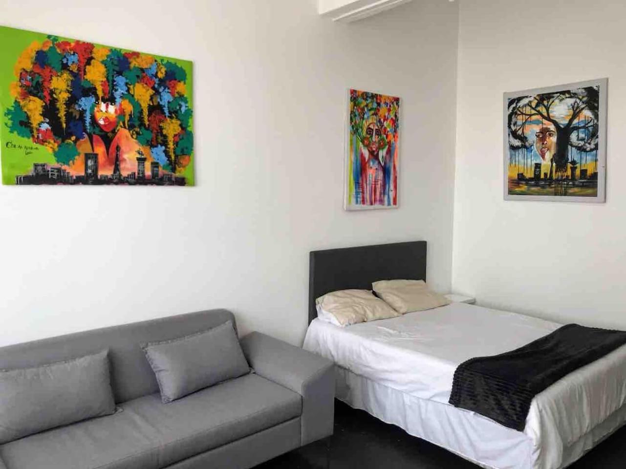 Trendy Art Studio Apartment,Maboneng Joburg
