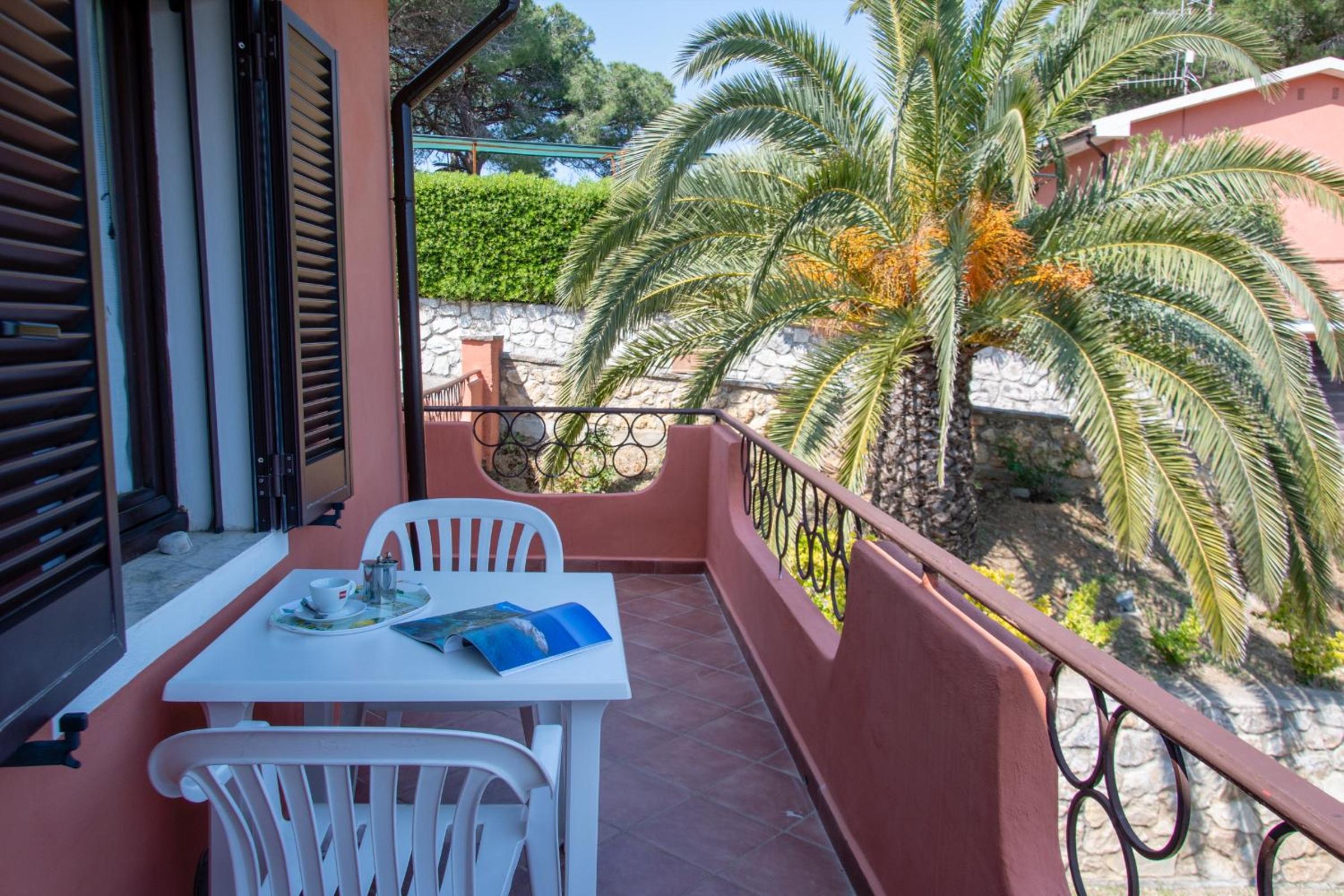 Residence Villa Franca view 2
