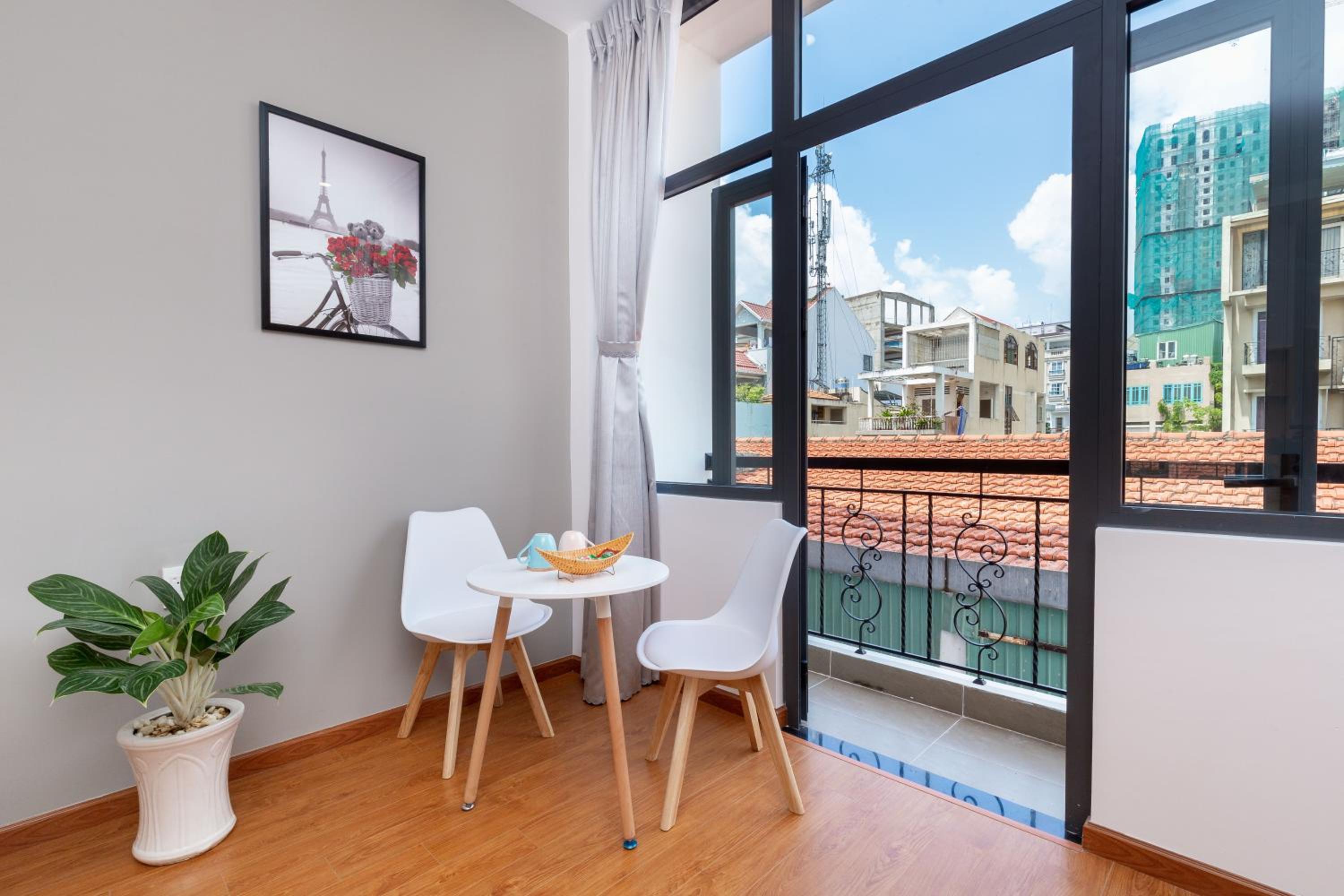 Cozrum Homes Lý Chính Thắng