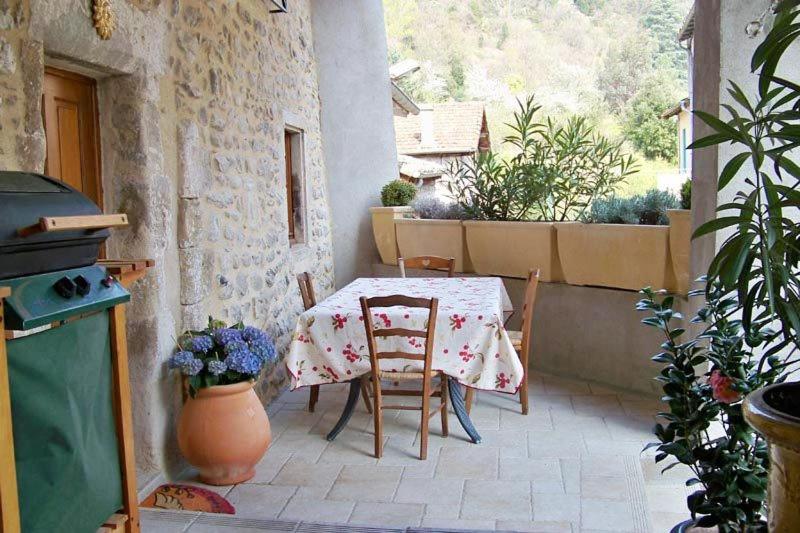 Gîte Le Galta - Maison entiére tout équipée, 2 chambres, SdB avec bain à remous, terrasse privative view 3