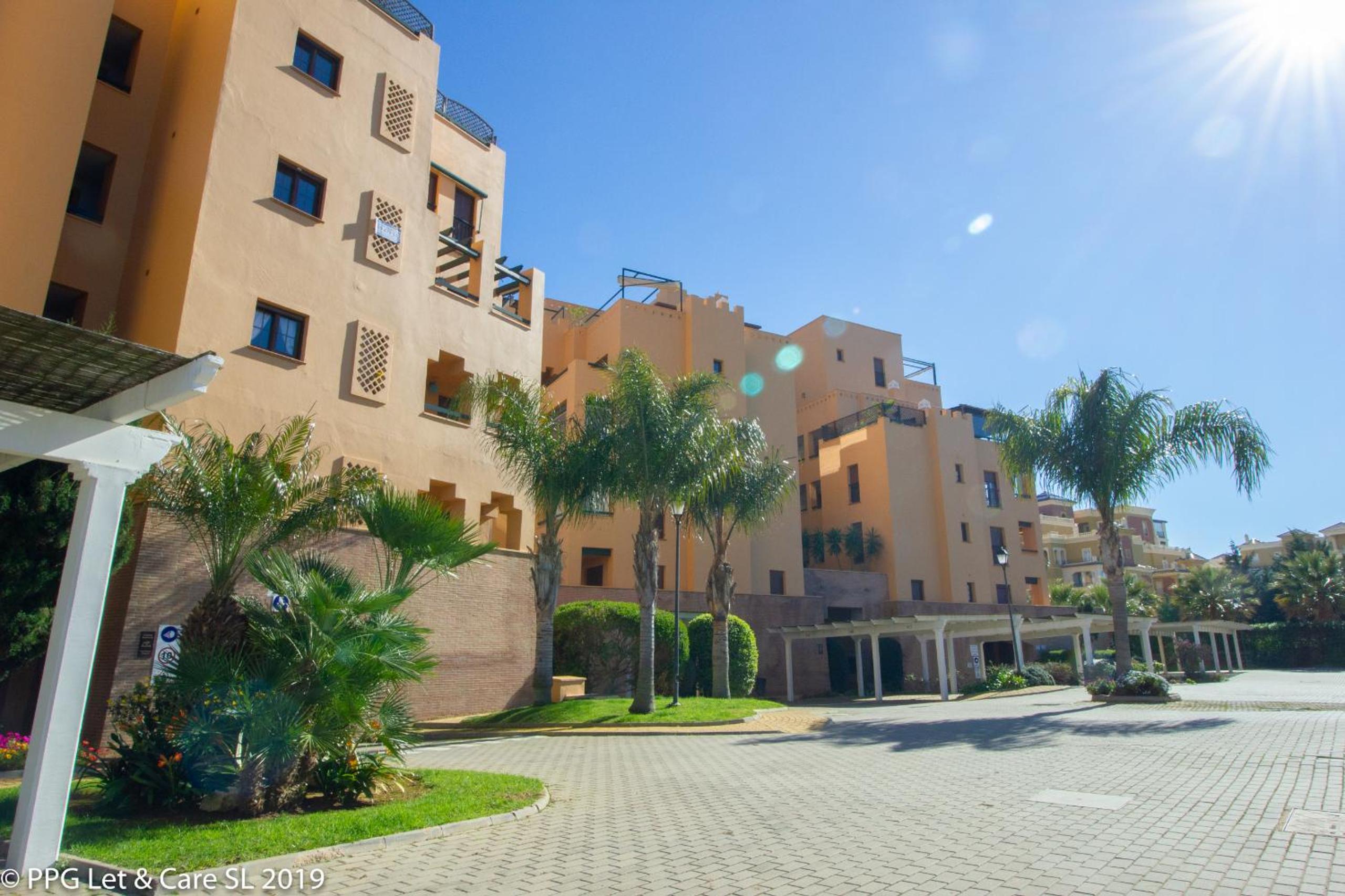 Sea Facing Apartment - Los Albatros - DUF02 view 2