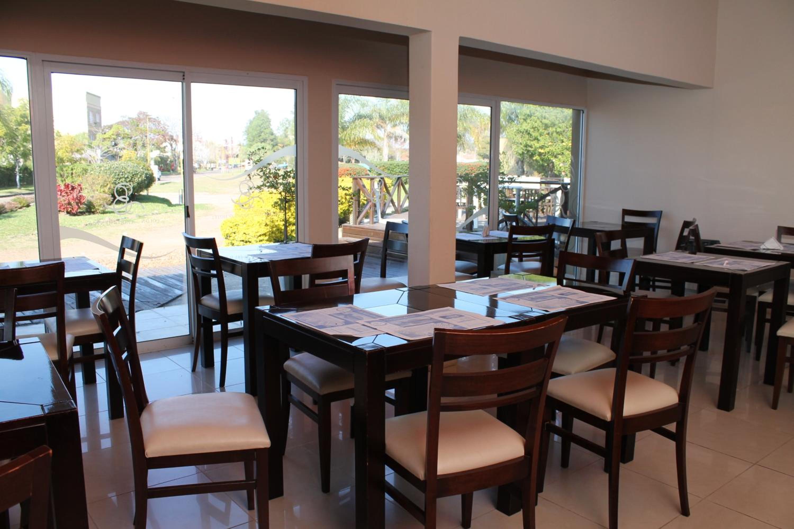 Brisas del Lago Apart y Hotel