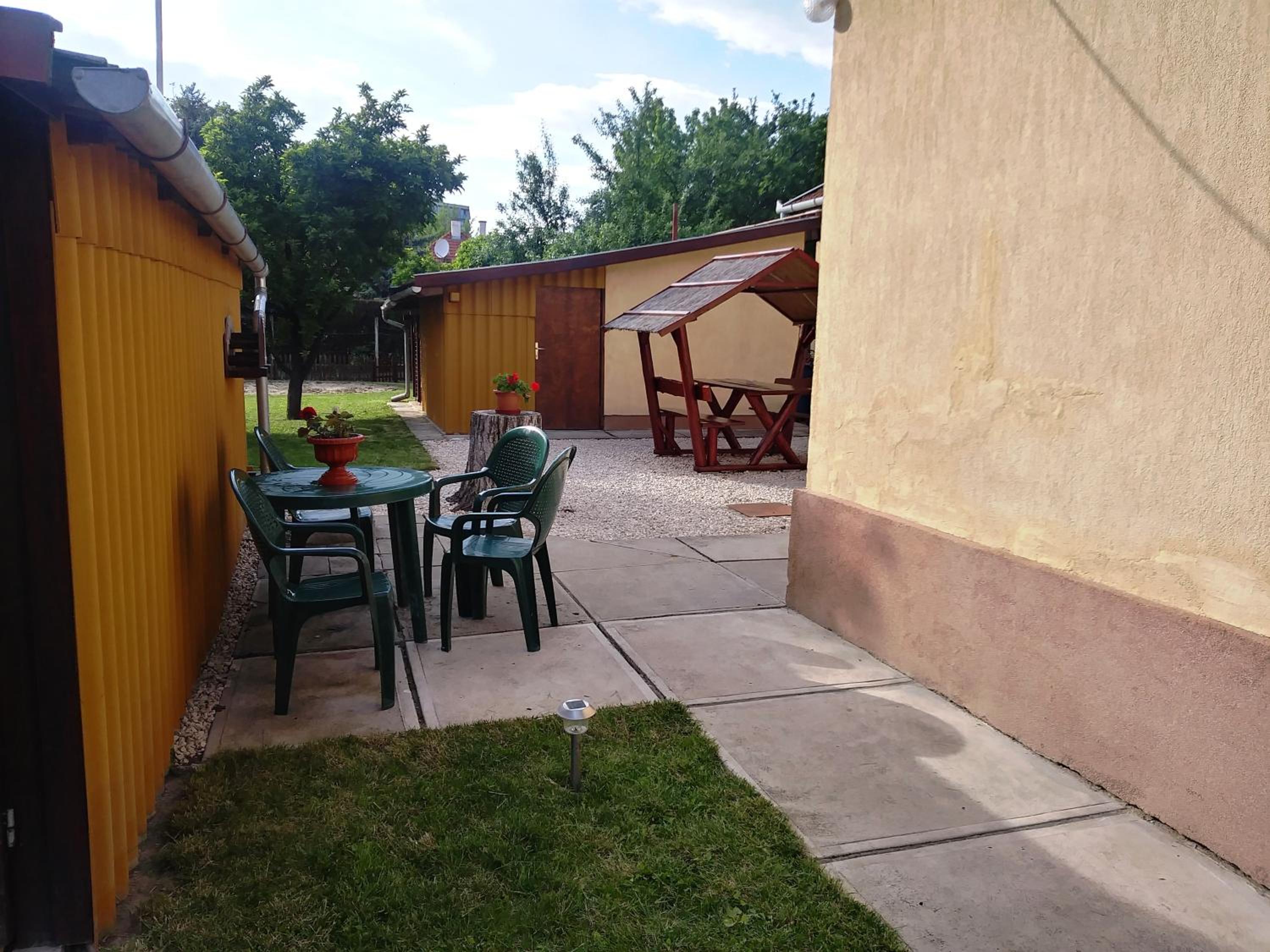 Szivárvány Apartman view 4