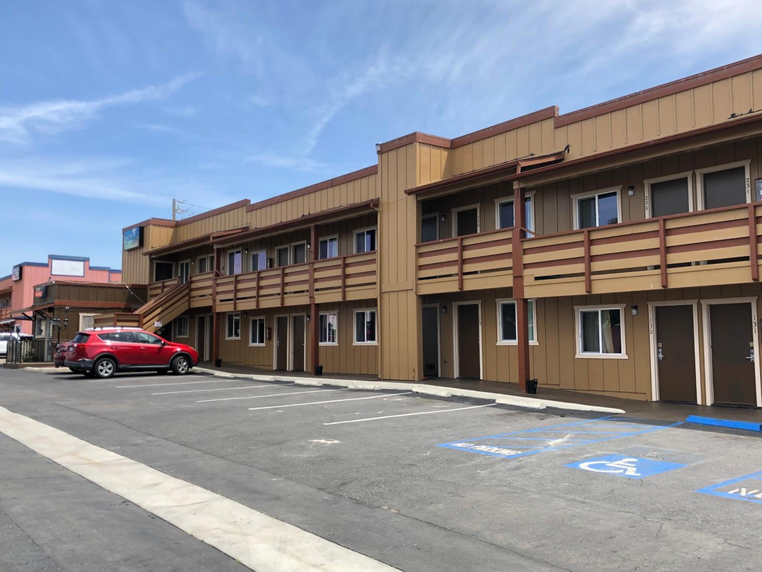 Pacific Inn