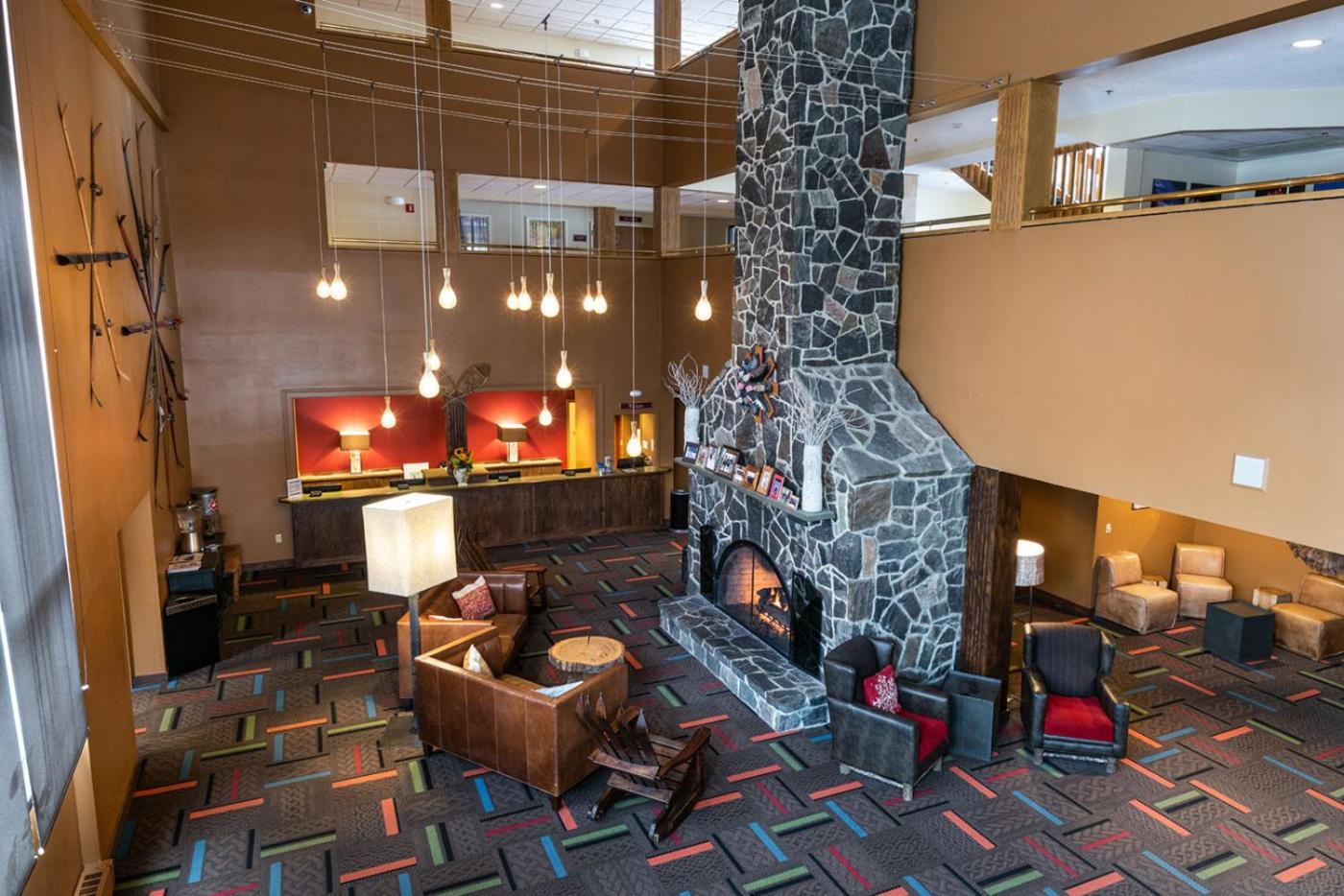Grand Summit Hotel