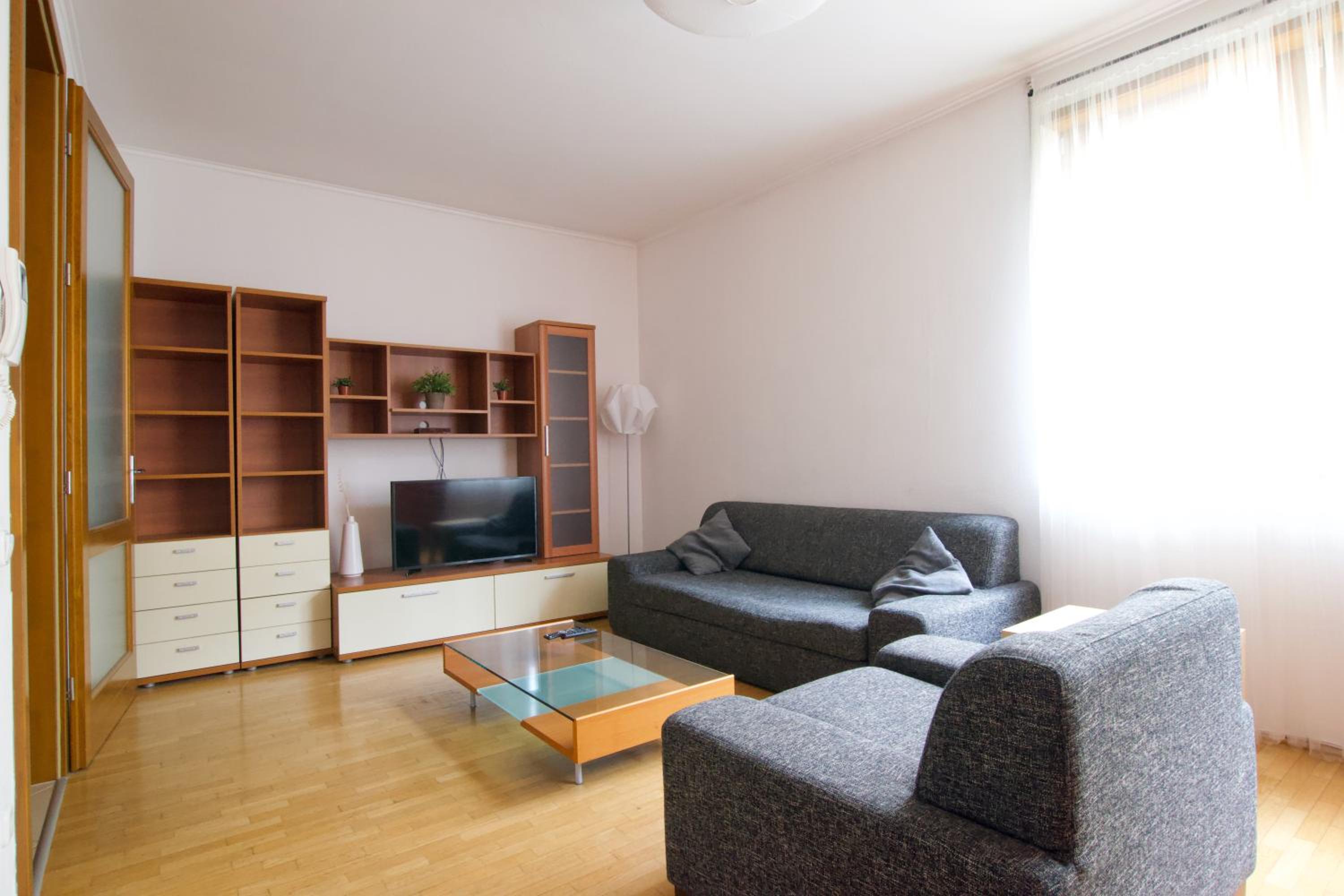 Standard Apartment by Hi5 - Kazincy 52 view 2