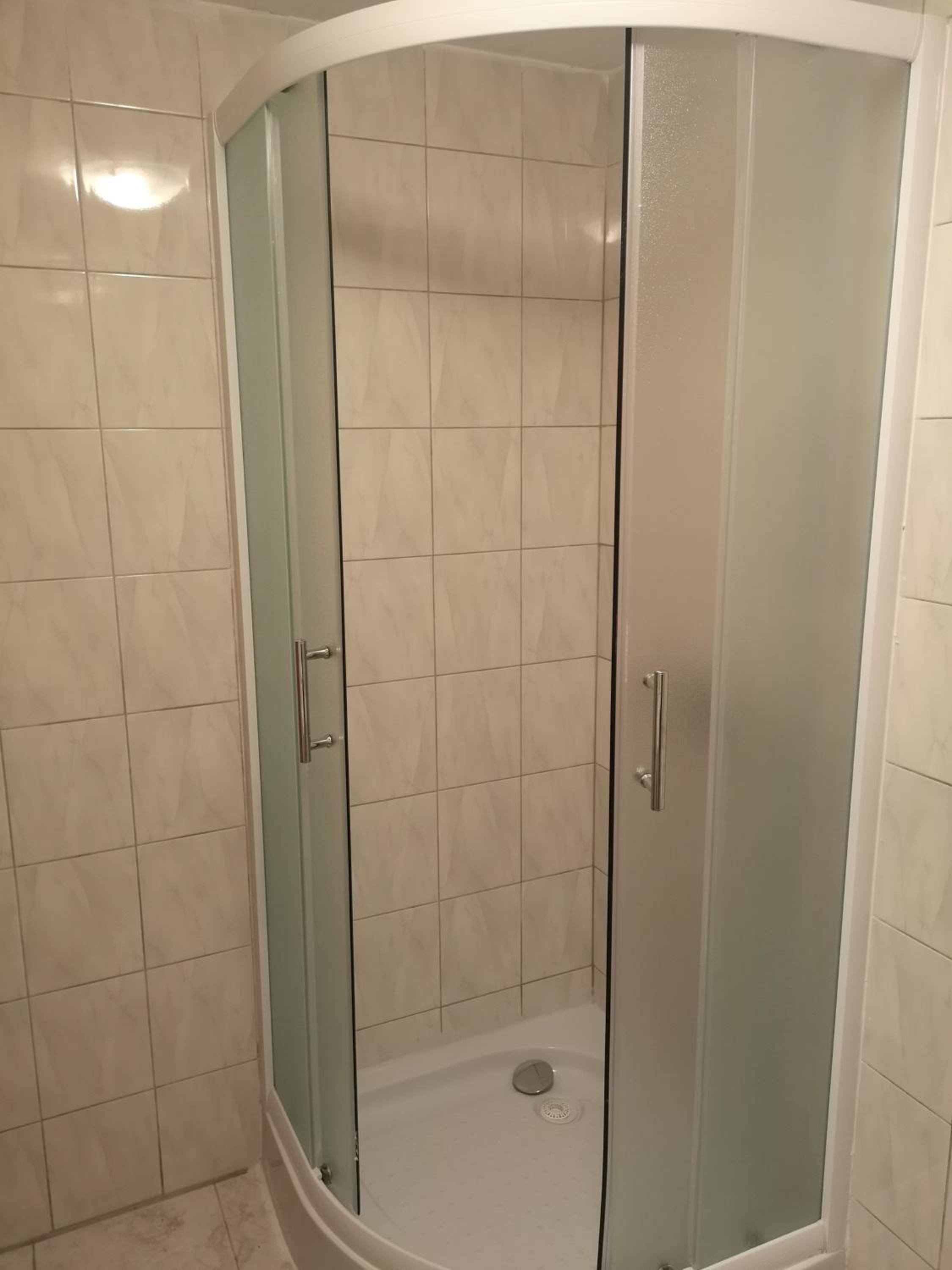 Rooms & Apartment Hegic with parking