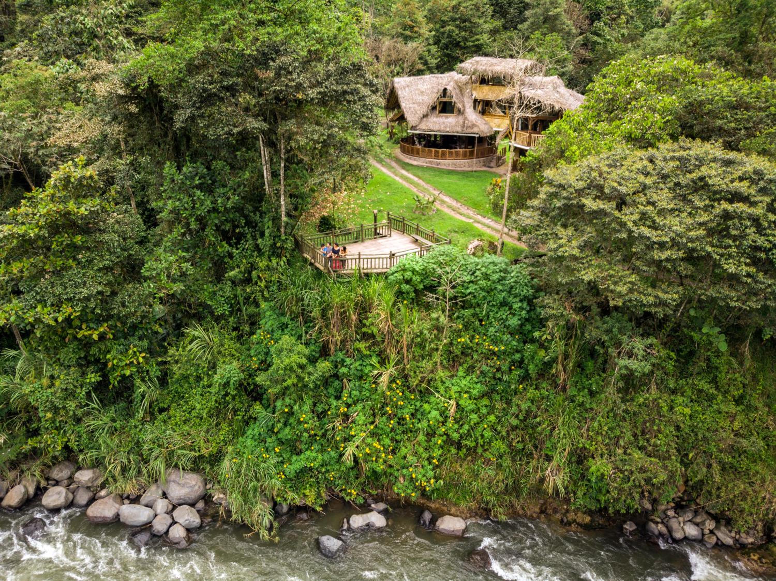 Sacha Urco Lodge -Private Cloud Forest Reserve in Mindo- 4x4 recommended March-April