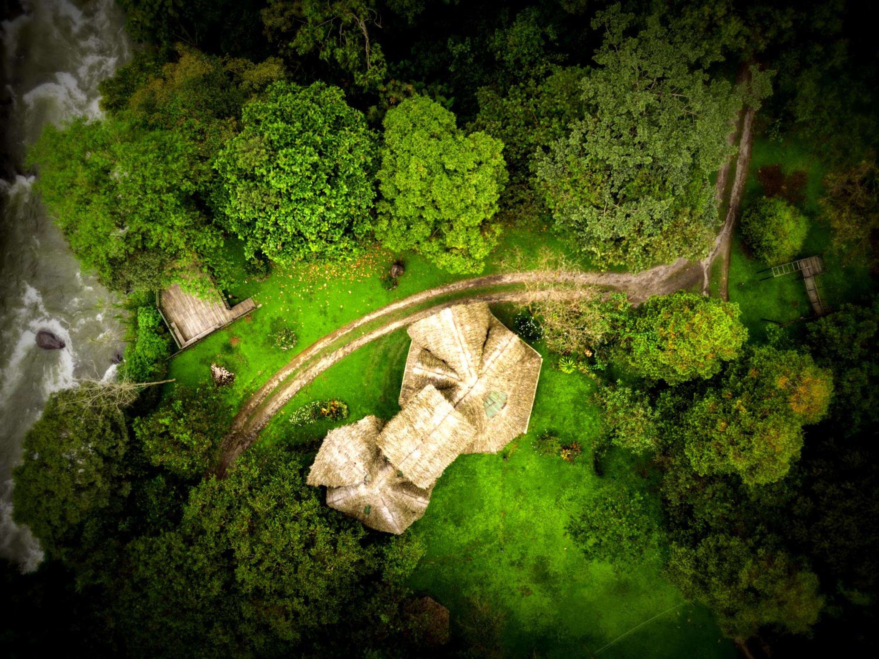 Sacha Urco Lodge -Private Cloud Forest Reserve in Mindo- 4x4 recommended March-April