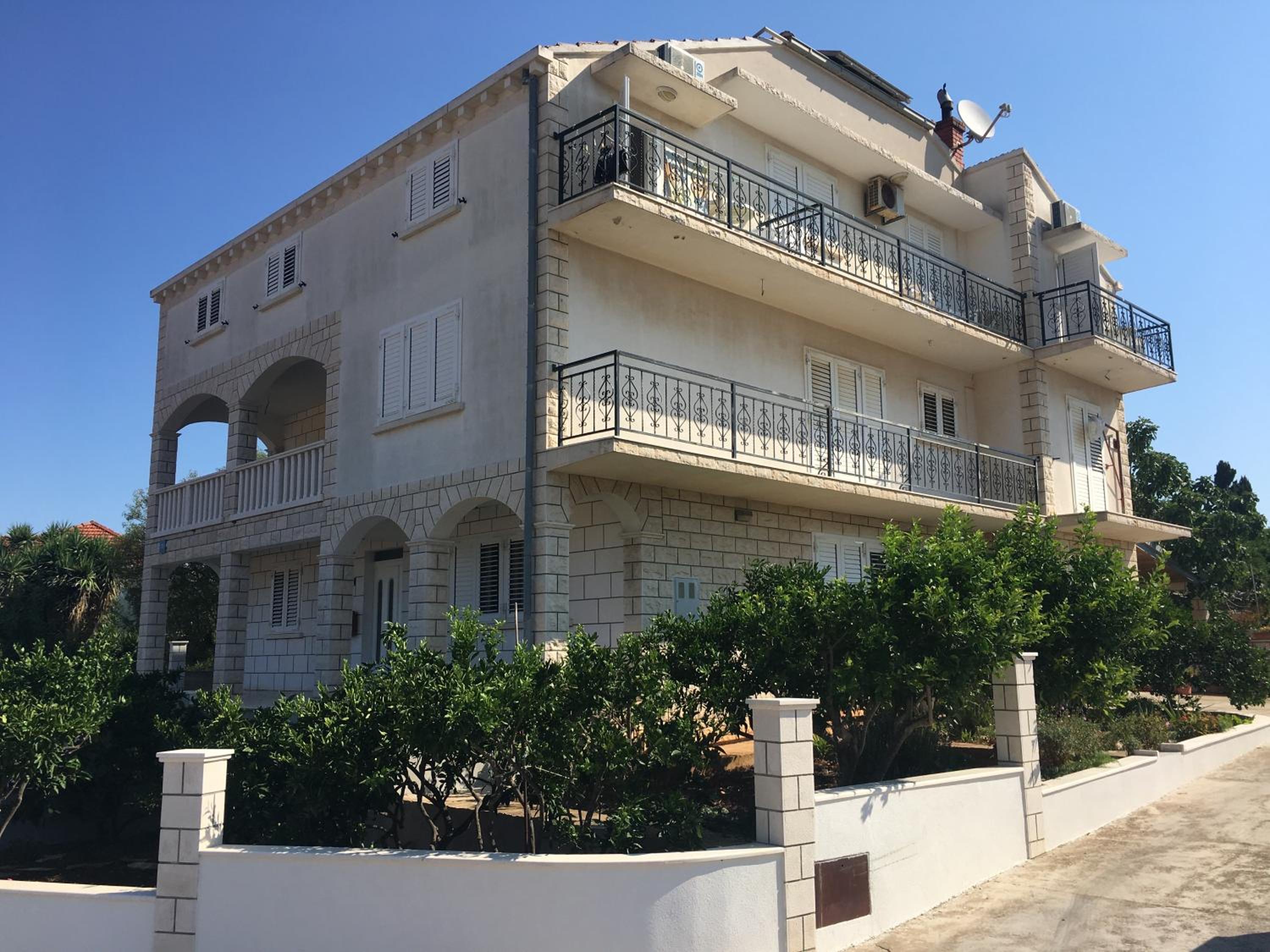 Apartments Vela Luka view 2